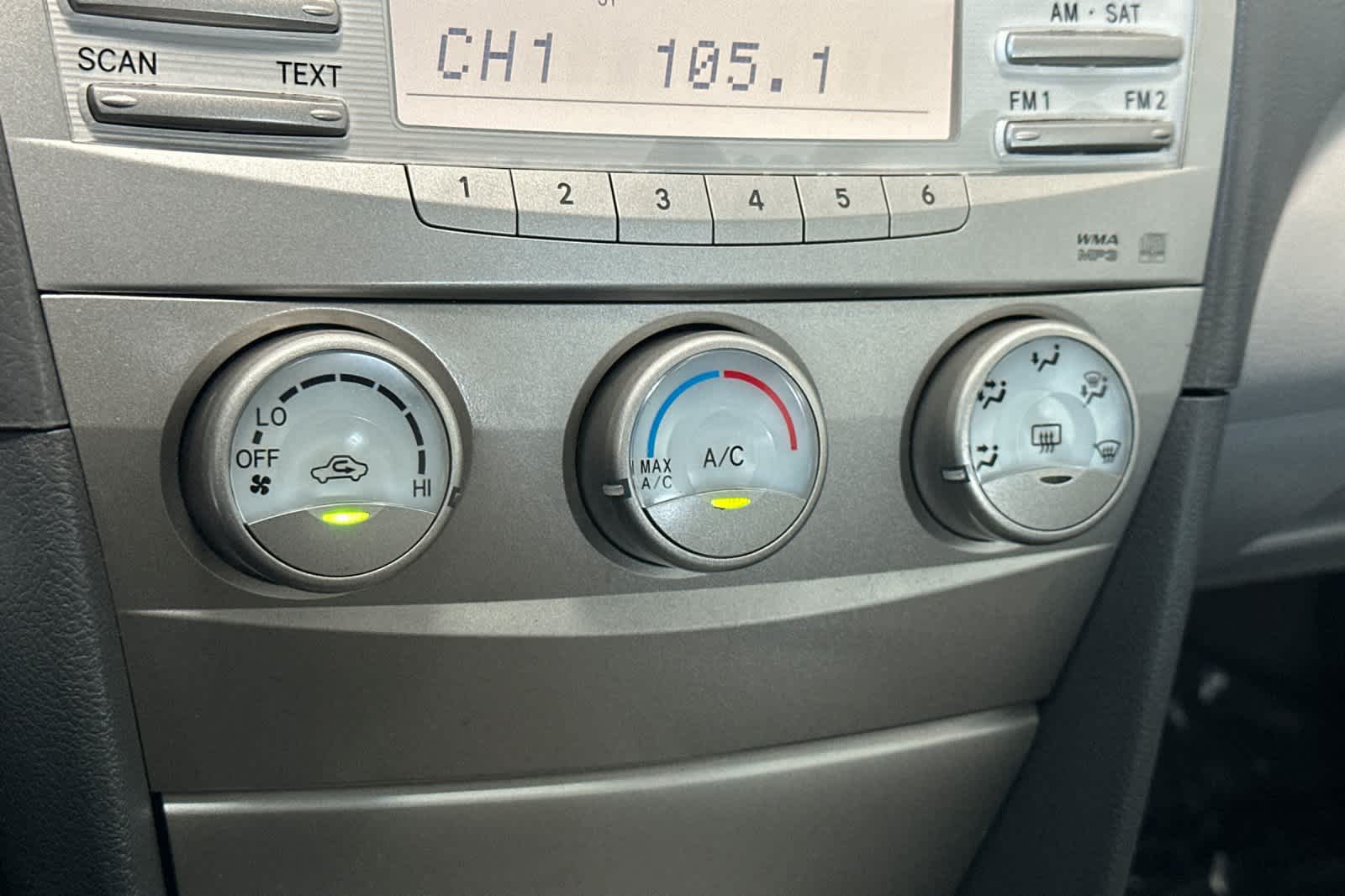 Thumbnail: 2011 Toyota Camry - 20