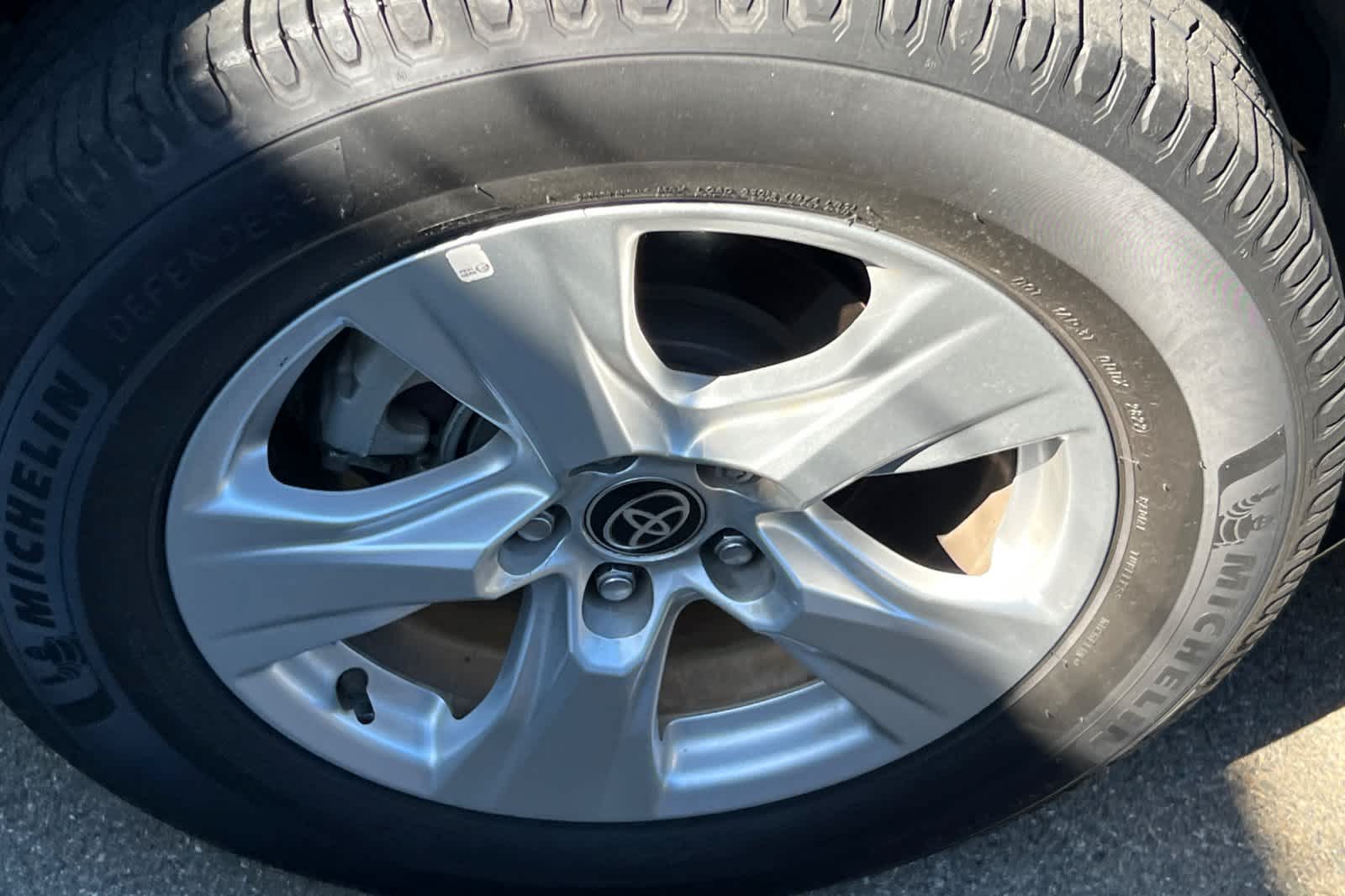 Thumbnail: 2021 Toyota RAV4 - 17