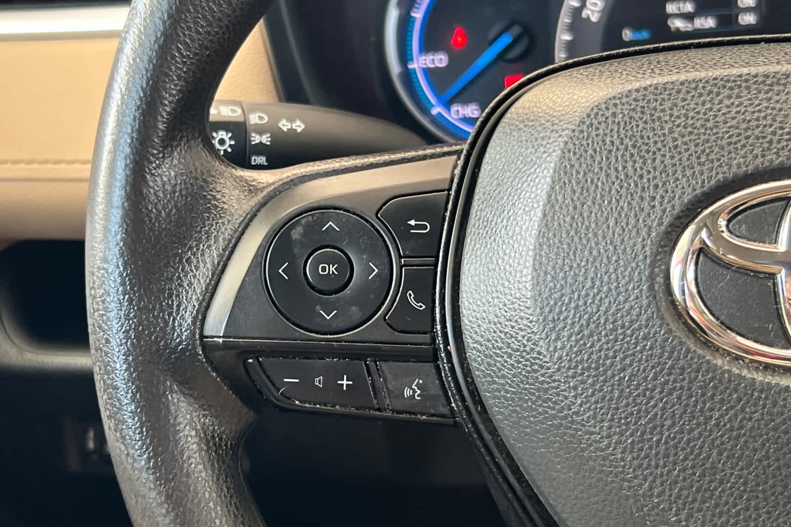 Thumbnail: 2023 Toyota RAV4 - 25