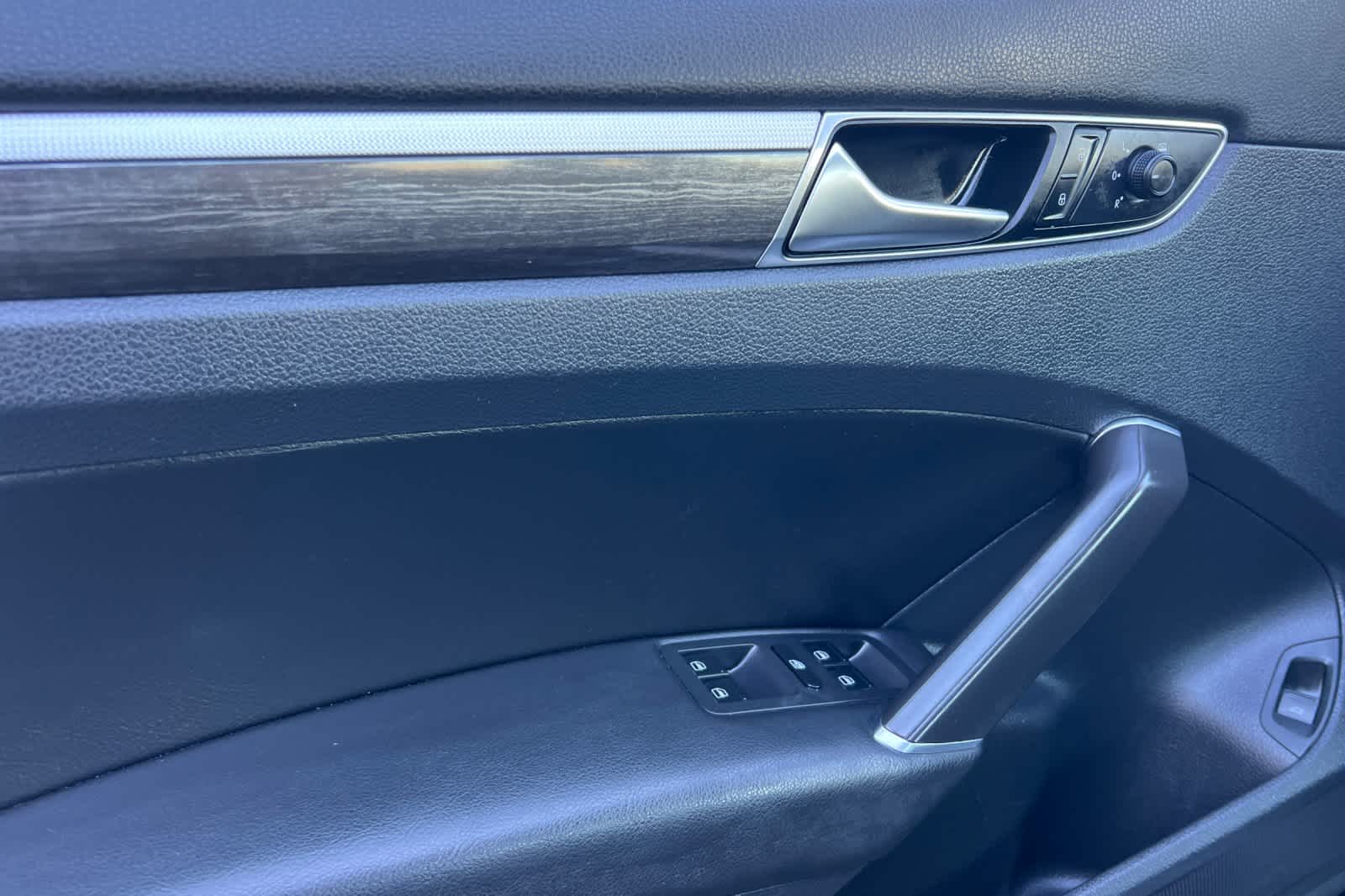 Thumbnail: 2018 Volkswagen Passat - 12