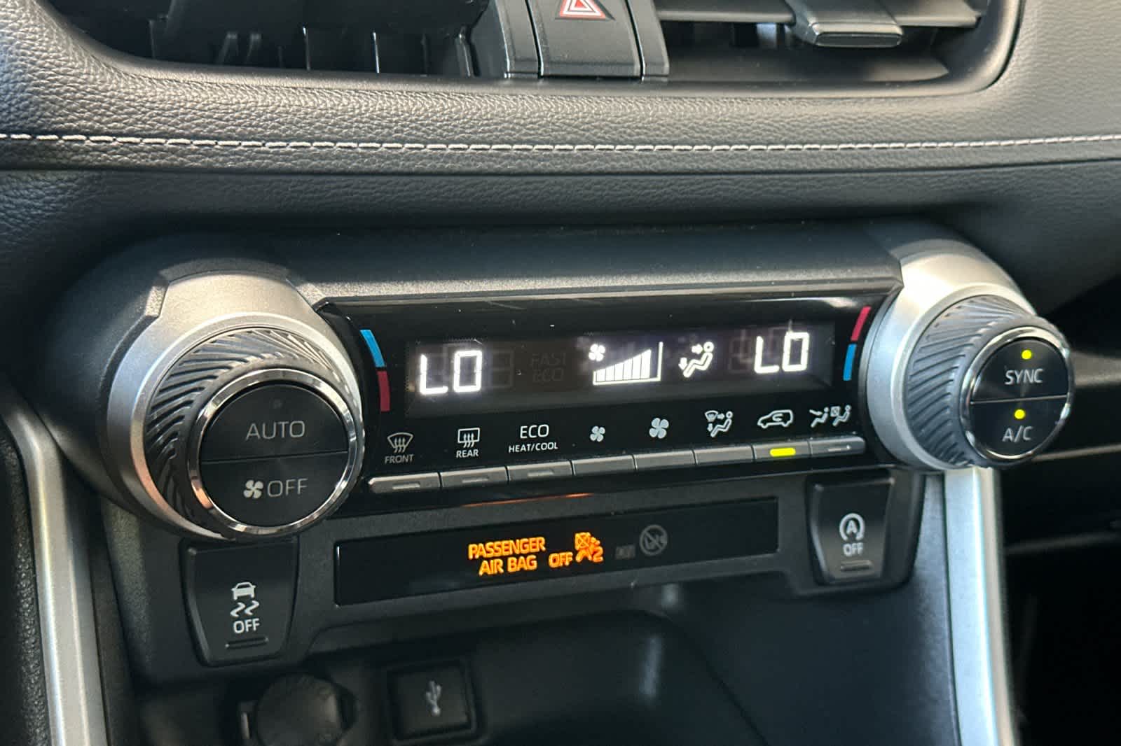 Thumbnail: 2022 Toyota RAV4 - 22