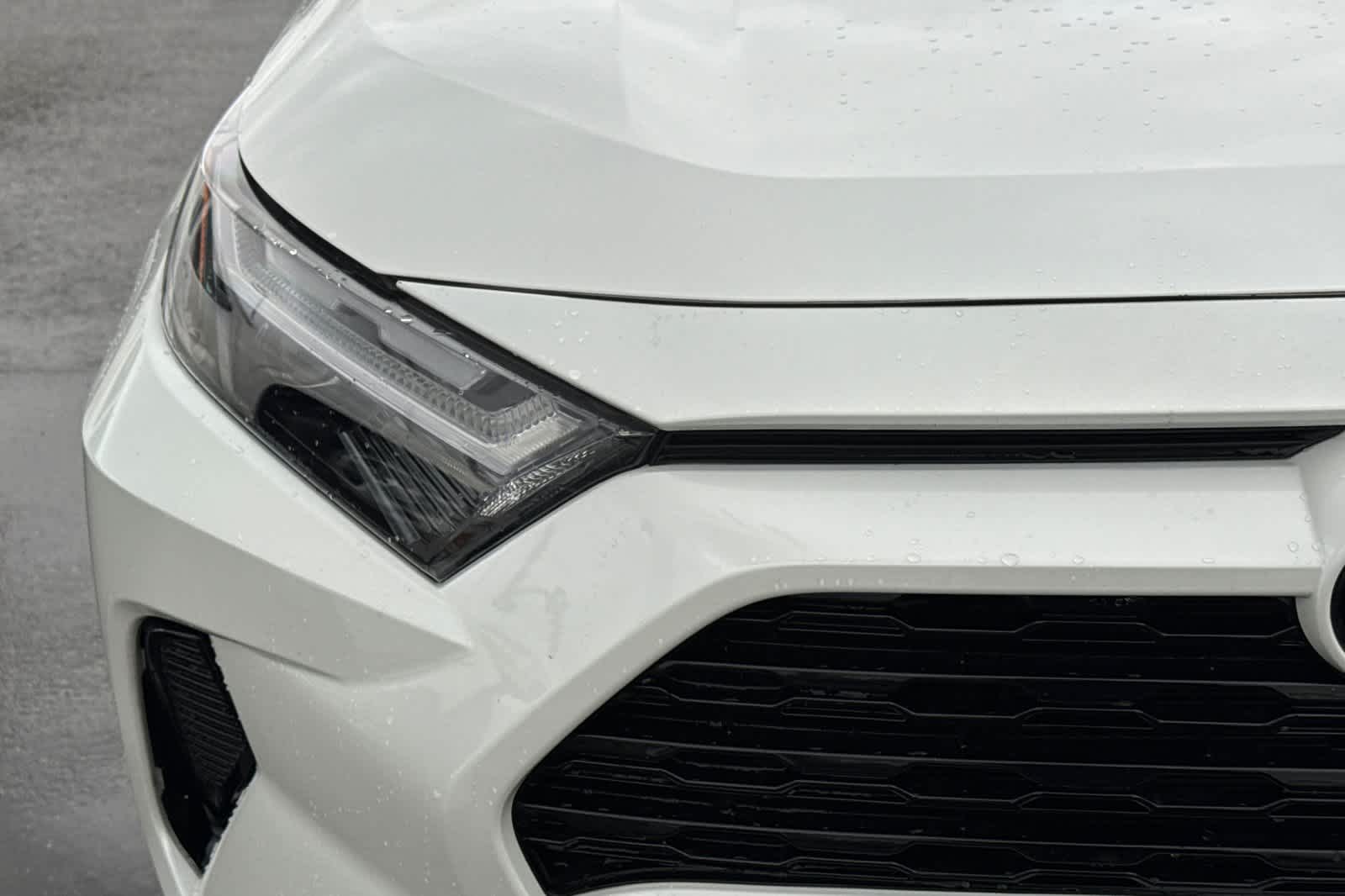 Thumbnail: 2024 Toyota RAV4 - 8