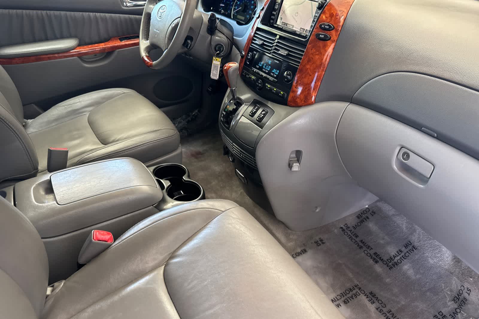 Thumbnail: 2010 Toyota Sienna - 18