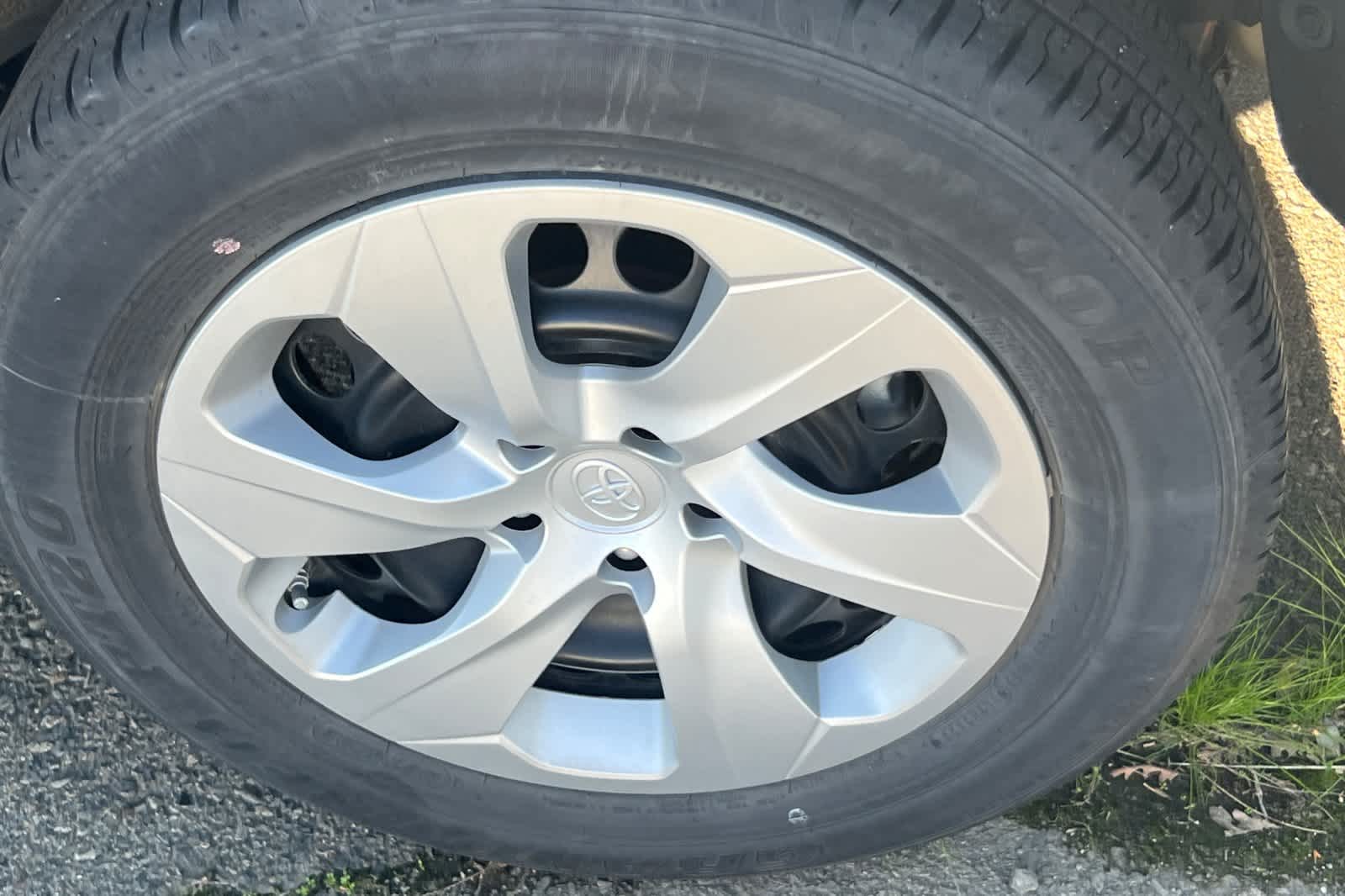 Thumbnail: 2024 Toyota RAV4 - 17