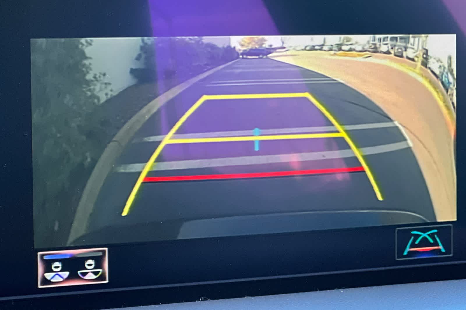 Thumbnail: 2020 Lexus ES - 21