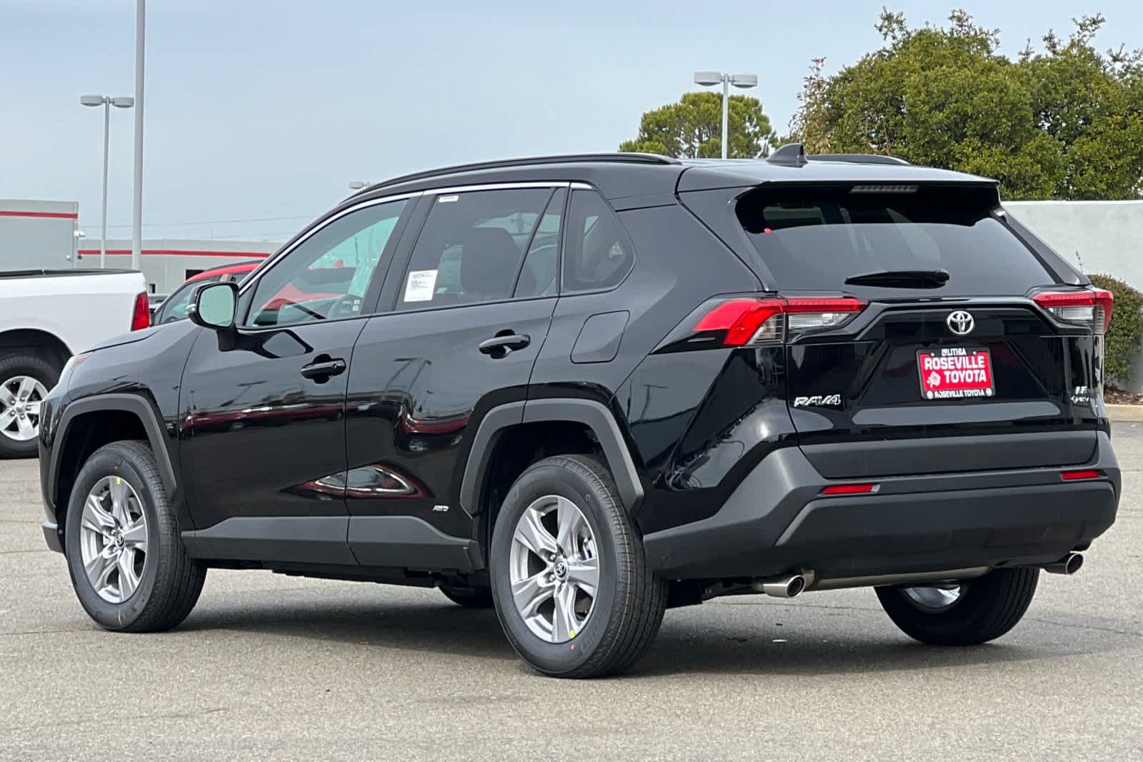 Thumbnail: 2025 Toyota RAV4 - 6