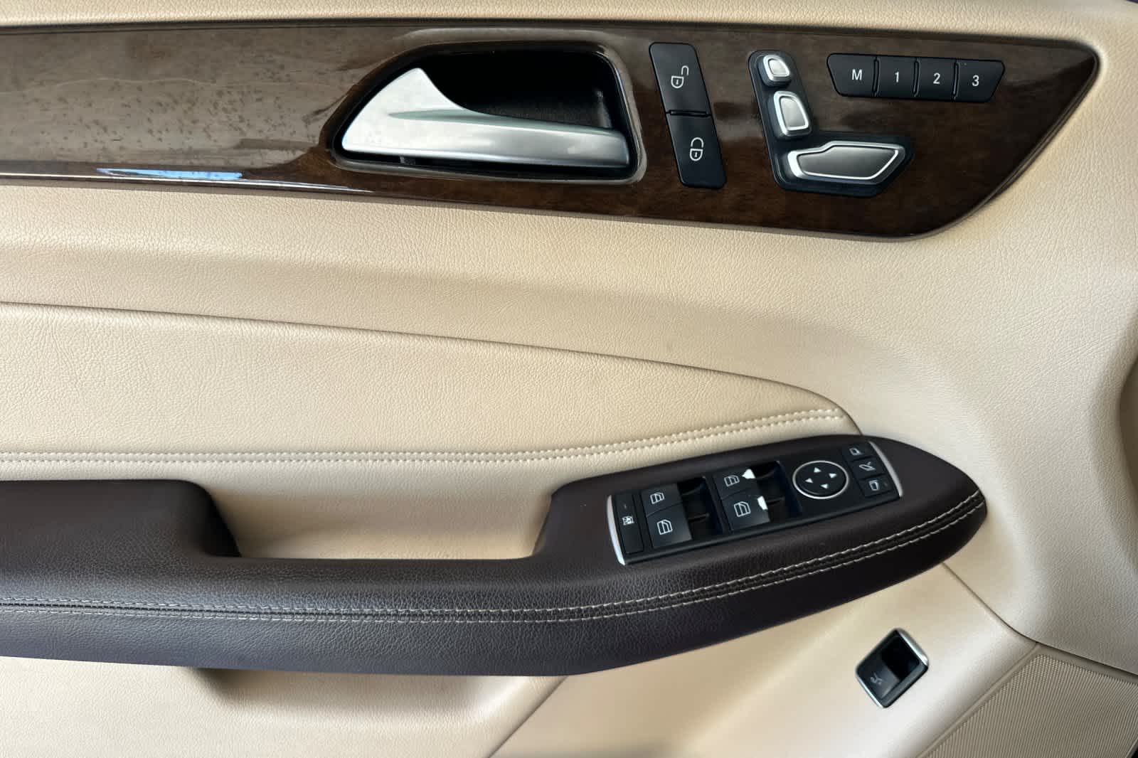 Thumbnail: 2016 Mercedes-Benz GLE - 12