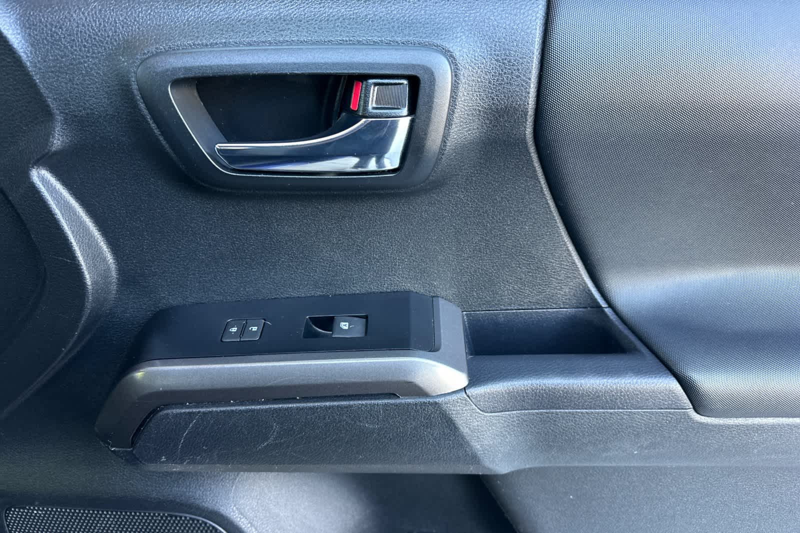 Thumbnail: 2023 Toyota Tacoma - 18