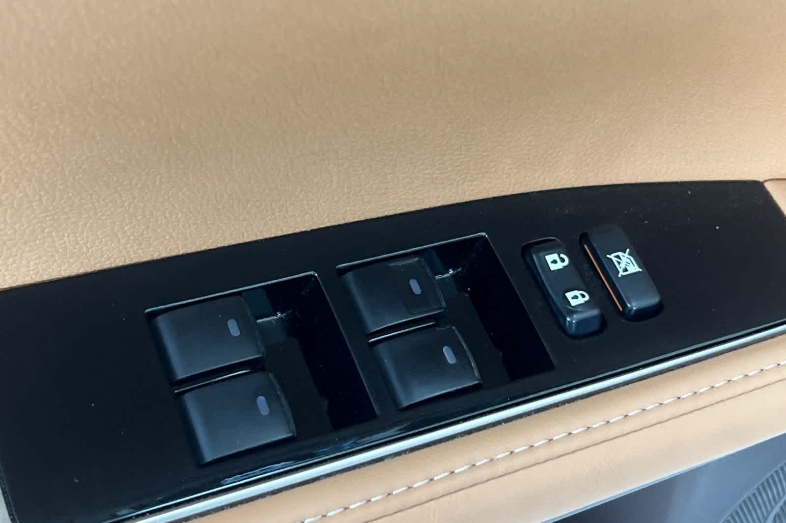 Thumbnail: 2018 Lexus ES - 13