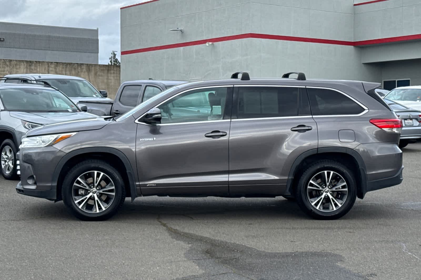 2018 Toyota Highlander LE 9