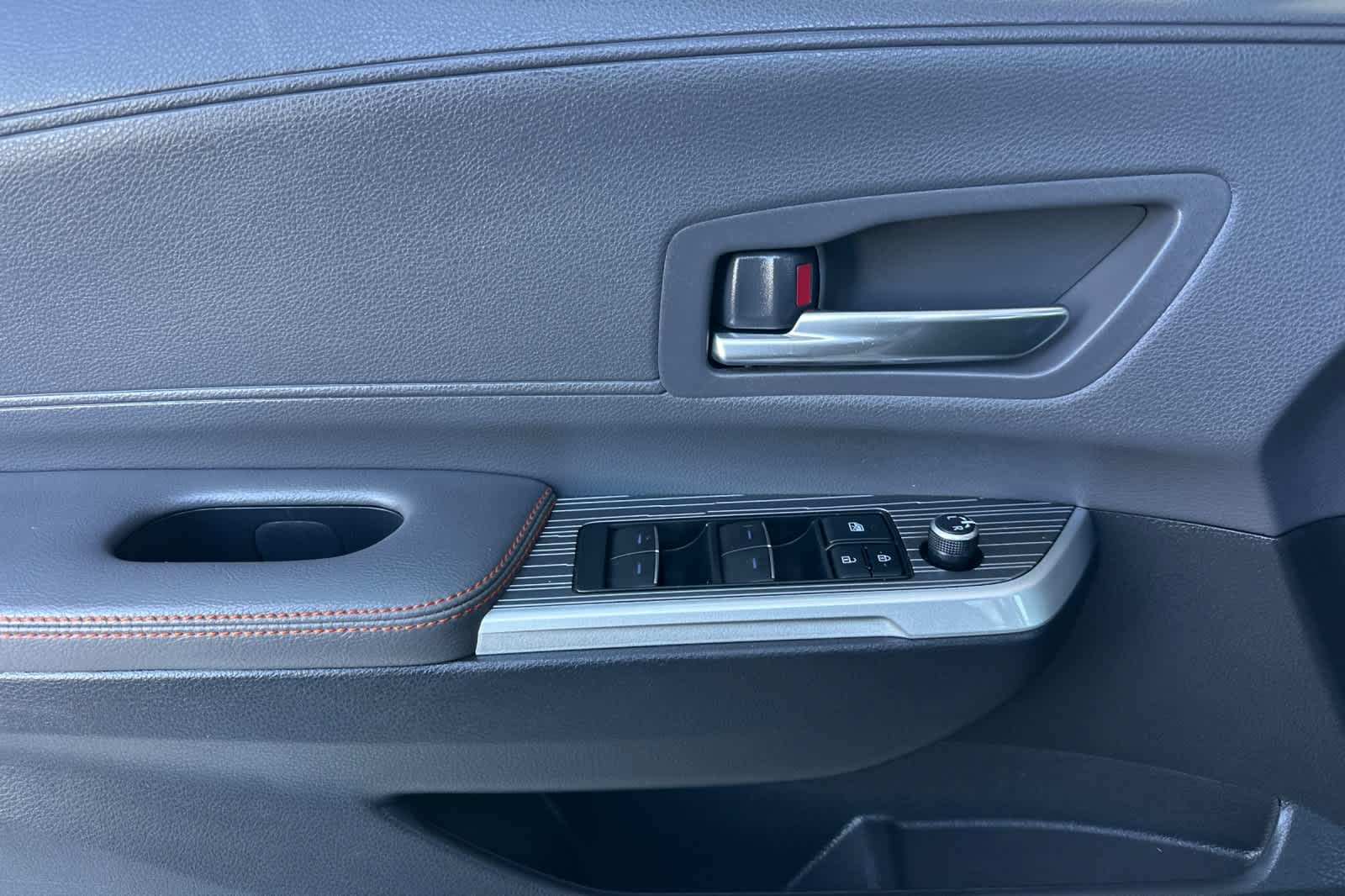 Thumbnail: 2021 Toyota Sienna - 12