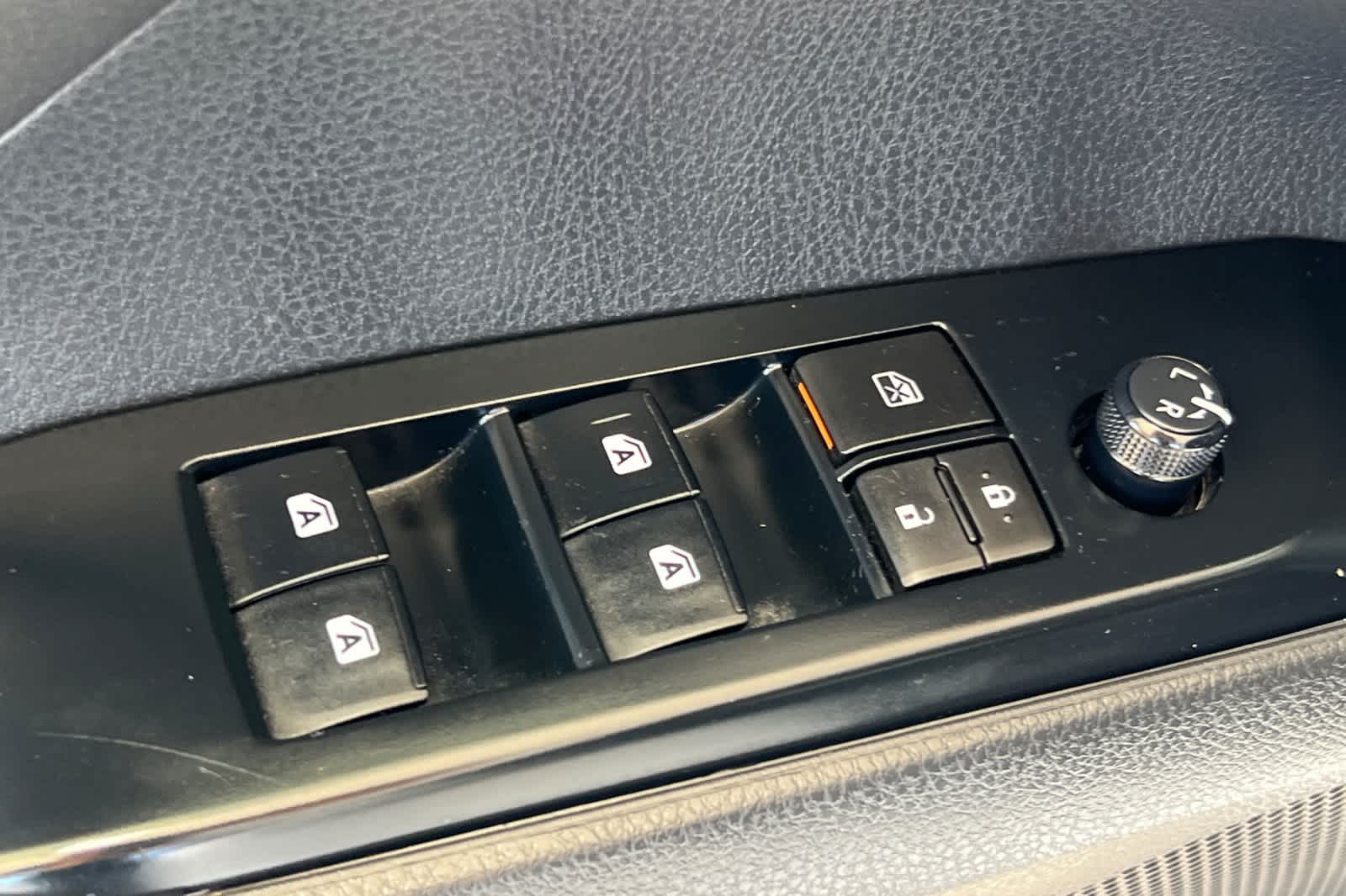 Thumbnail: 2019 Toyota Camry - 13