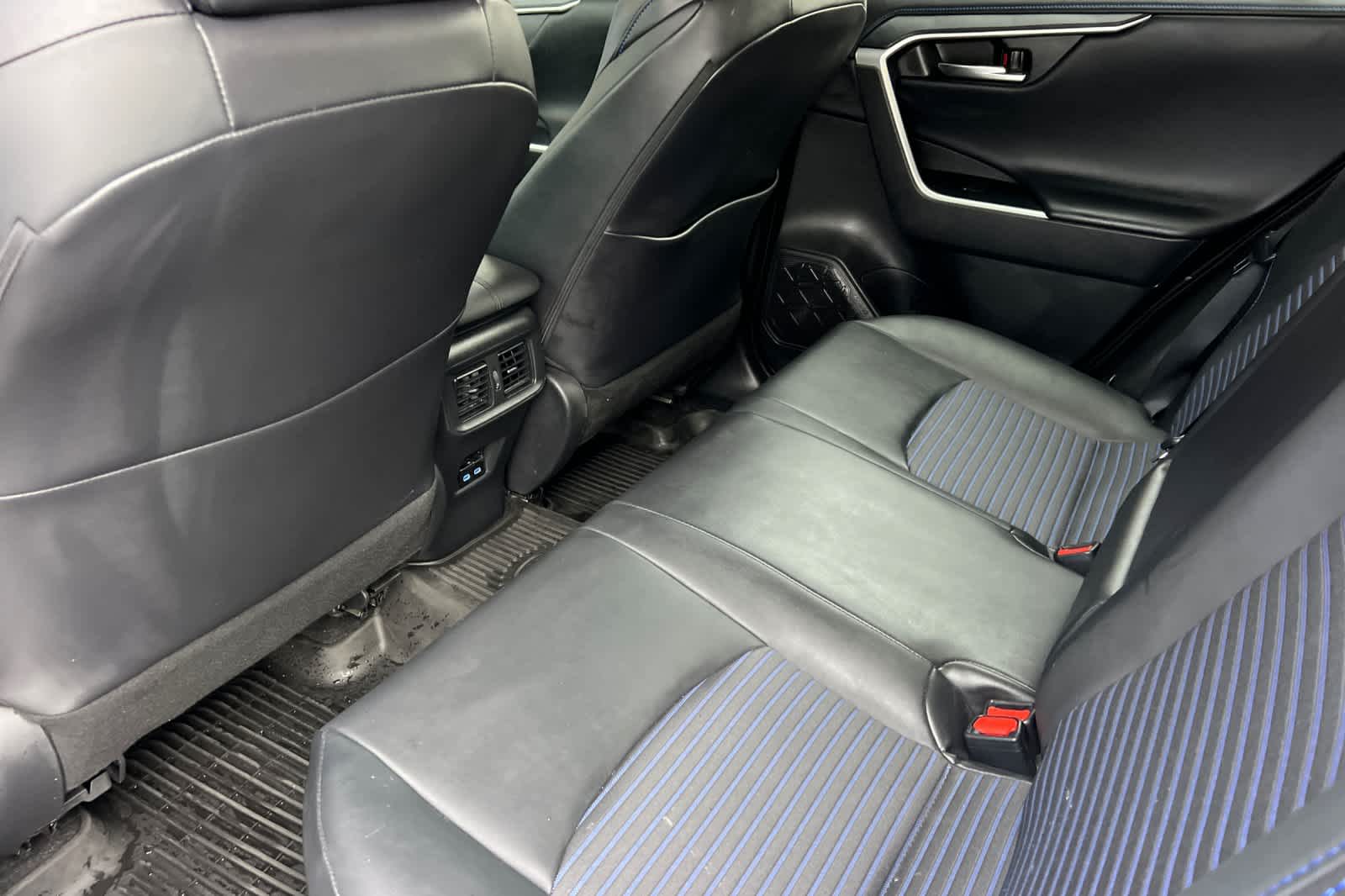 Thumbnail: 2022 Toyota RAV4 - 4