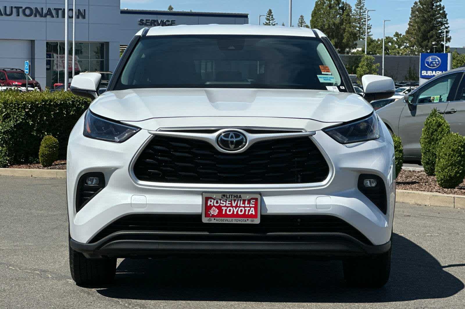 Thumbnail: 2022 Toyota Highlander - 10