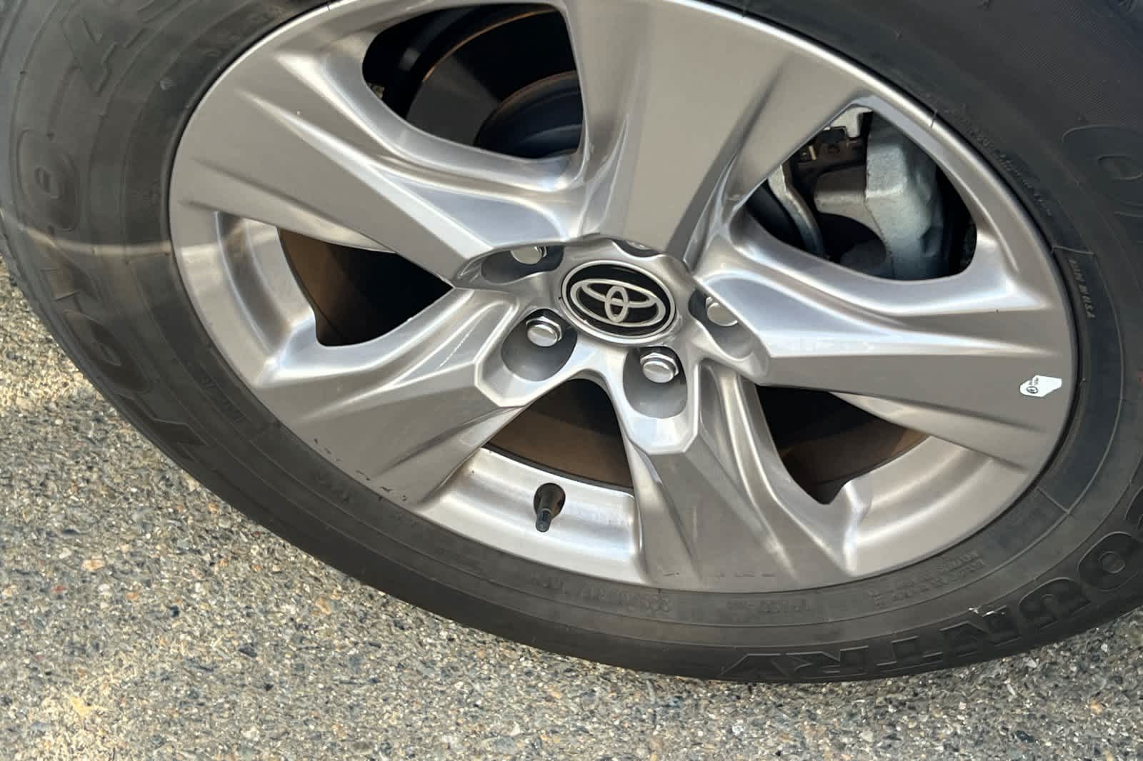 Thumbnail: 2022 Toyota RAV4 - 22