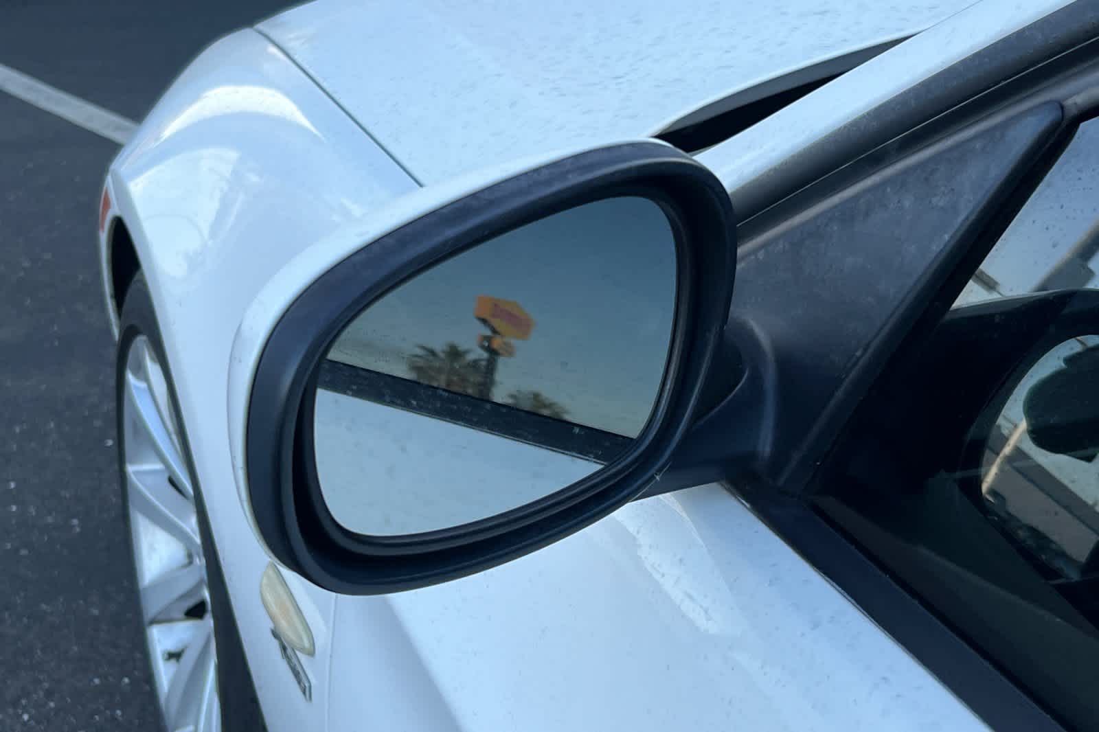 Thumbnail: 2011 BMW 3 Series - 8