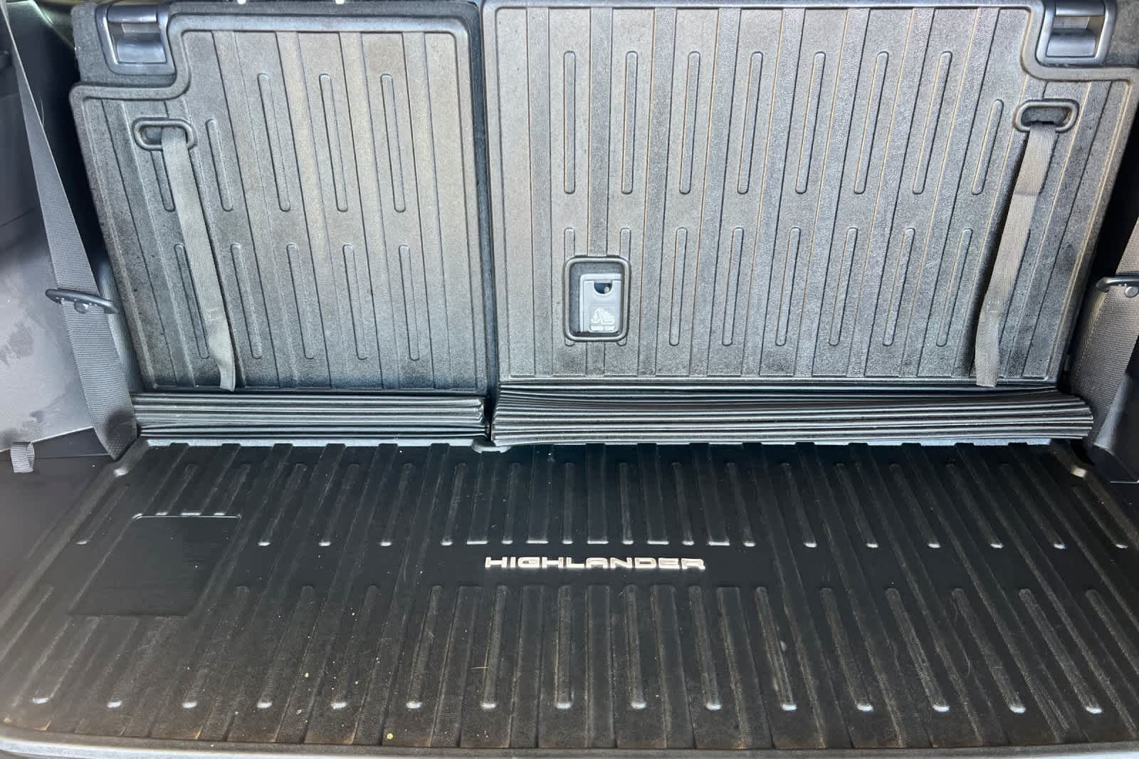 Thumbnail: 2024 Toyota Highlander - 17