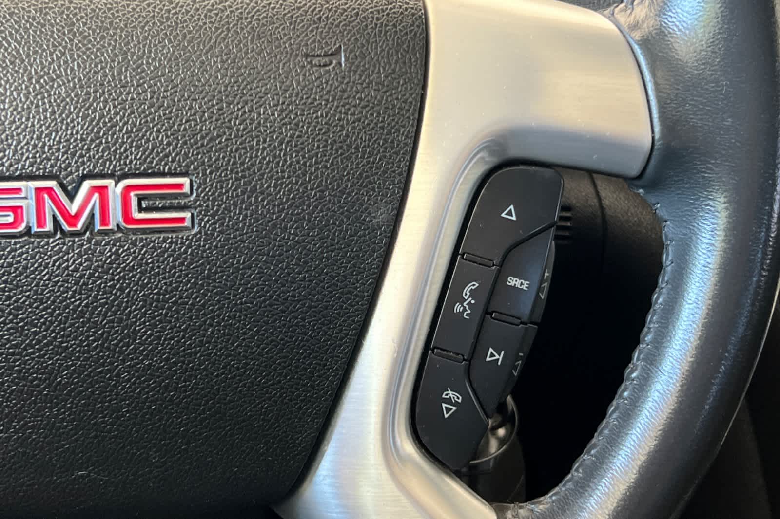 Thumbnail: 2016 GMC Acadia - 28