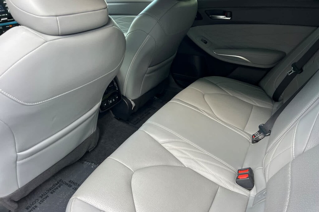 Certified 2022 Toyota Avalon Limited Sedan