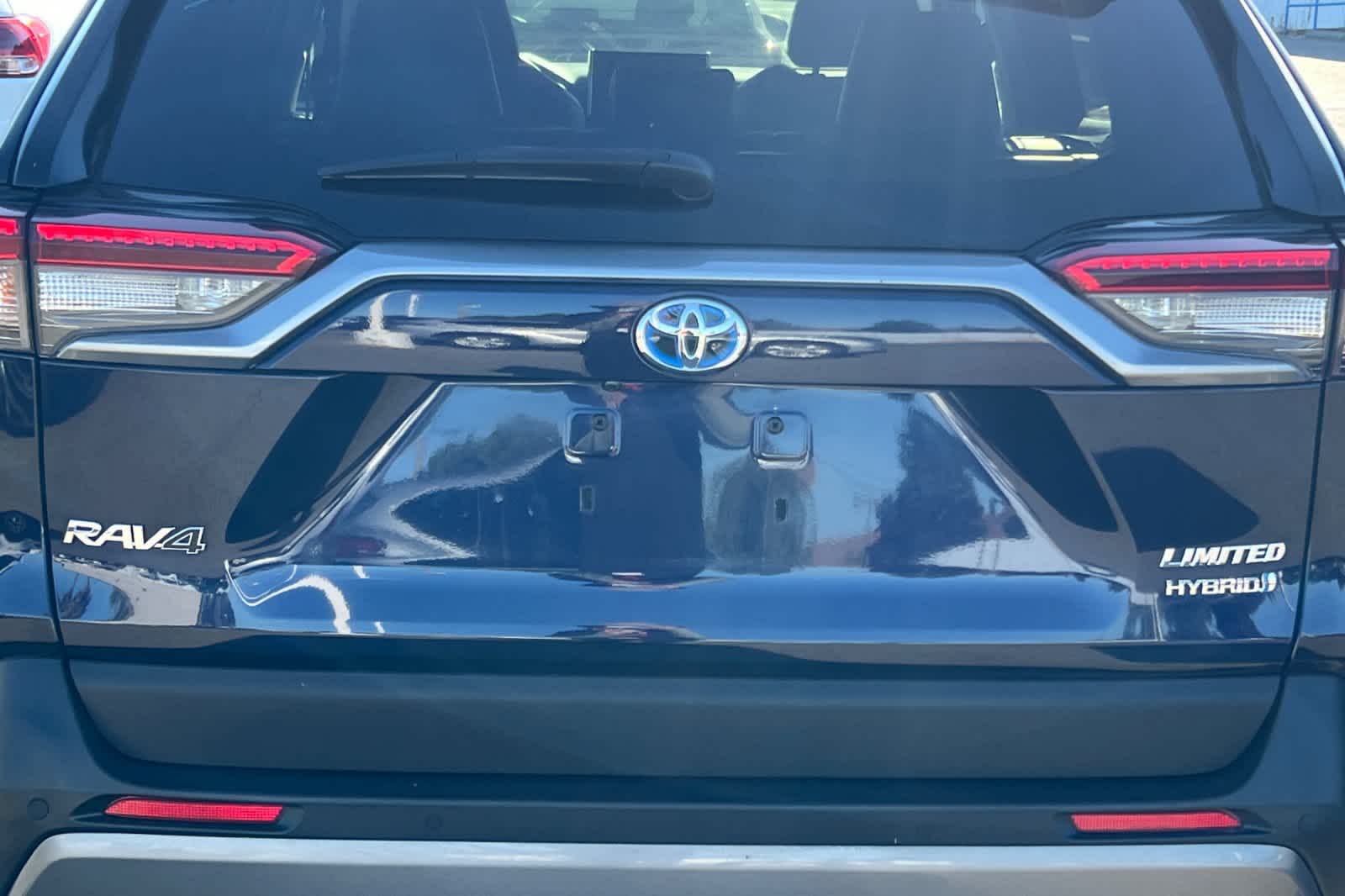Thumbnail: 2019 Toyota RAV4 - 16