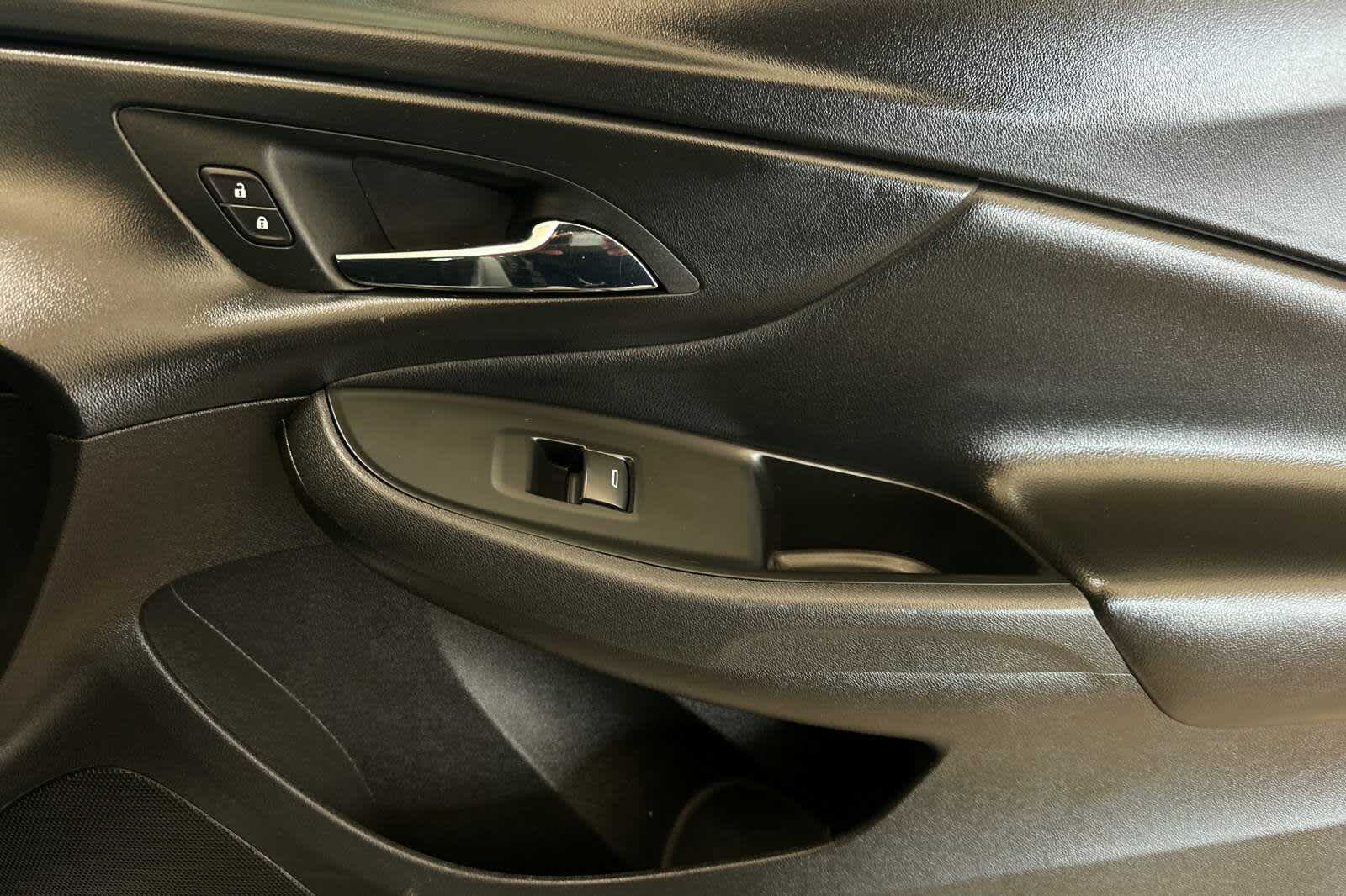 Thumbnail: 2017 Chevrolet Volt - 19
