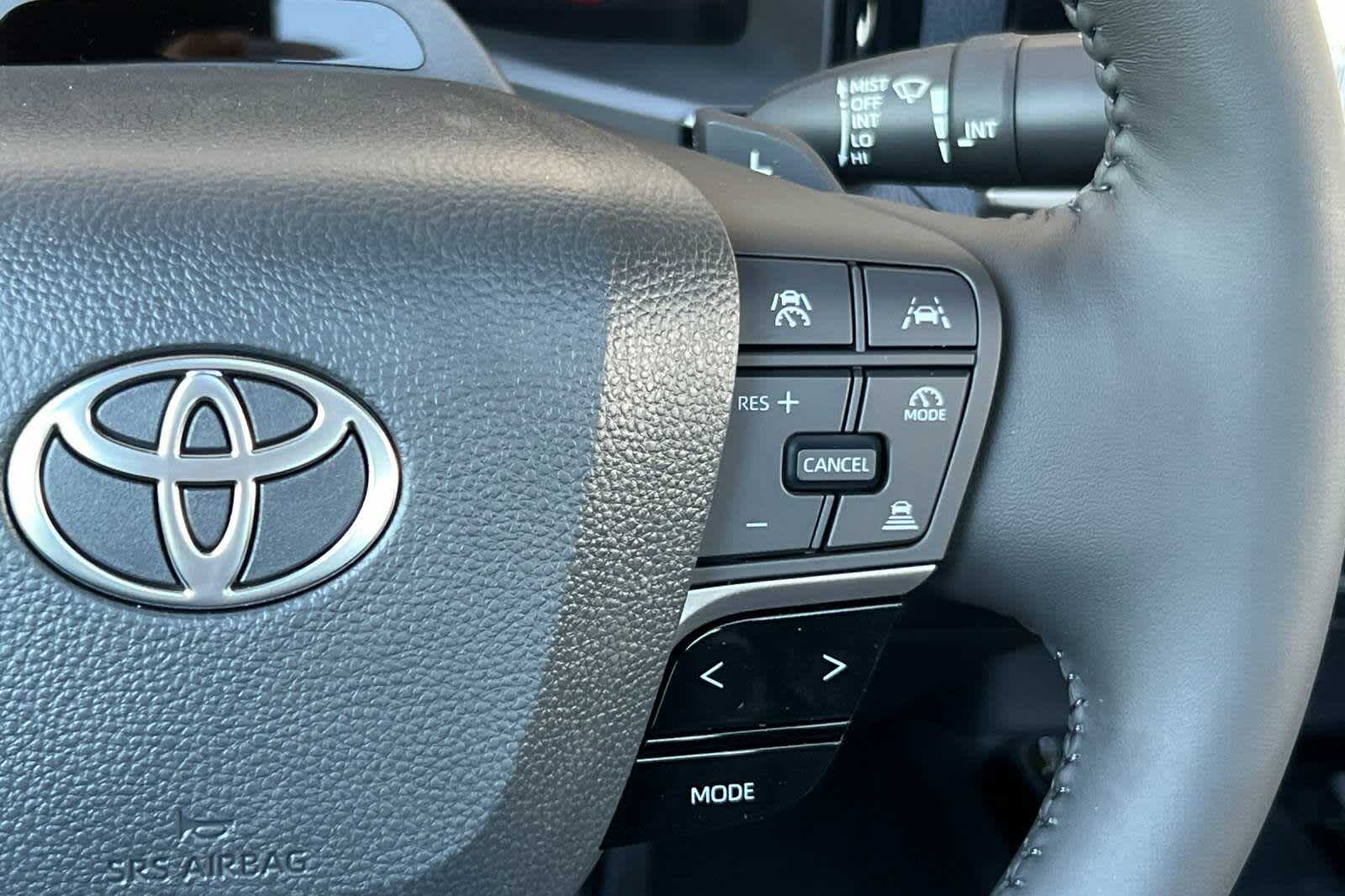 2025 Toyota Camry XSE 27