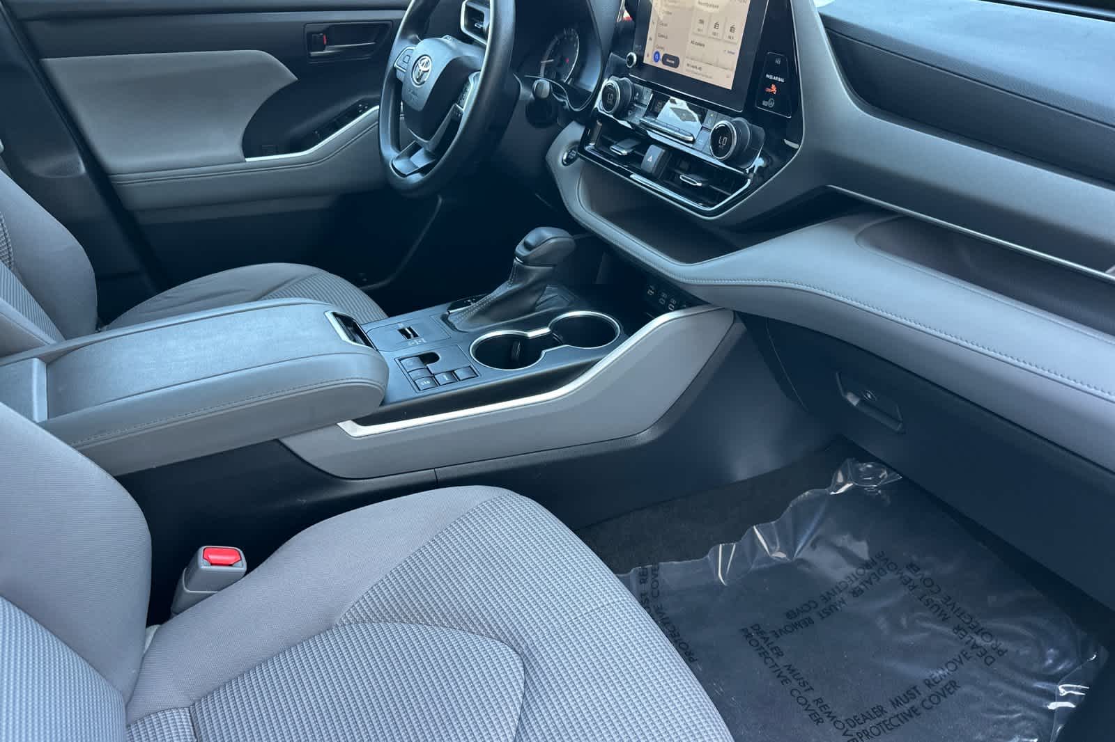 Thumbnail: 2023 Toyota Highlander - 18