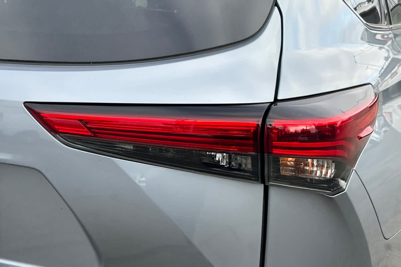 Thumbnail: 2023 Toyota Highlander - 14