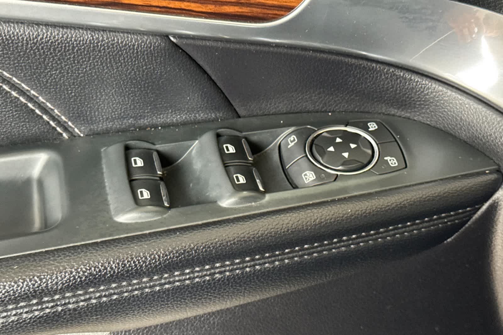 Thumbnail: 2019 Ford Explorer - 13