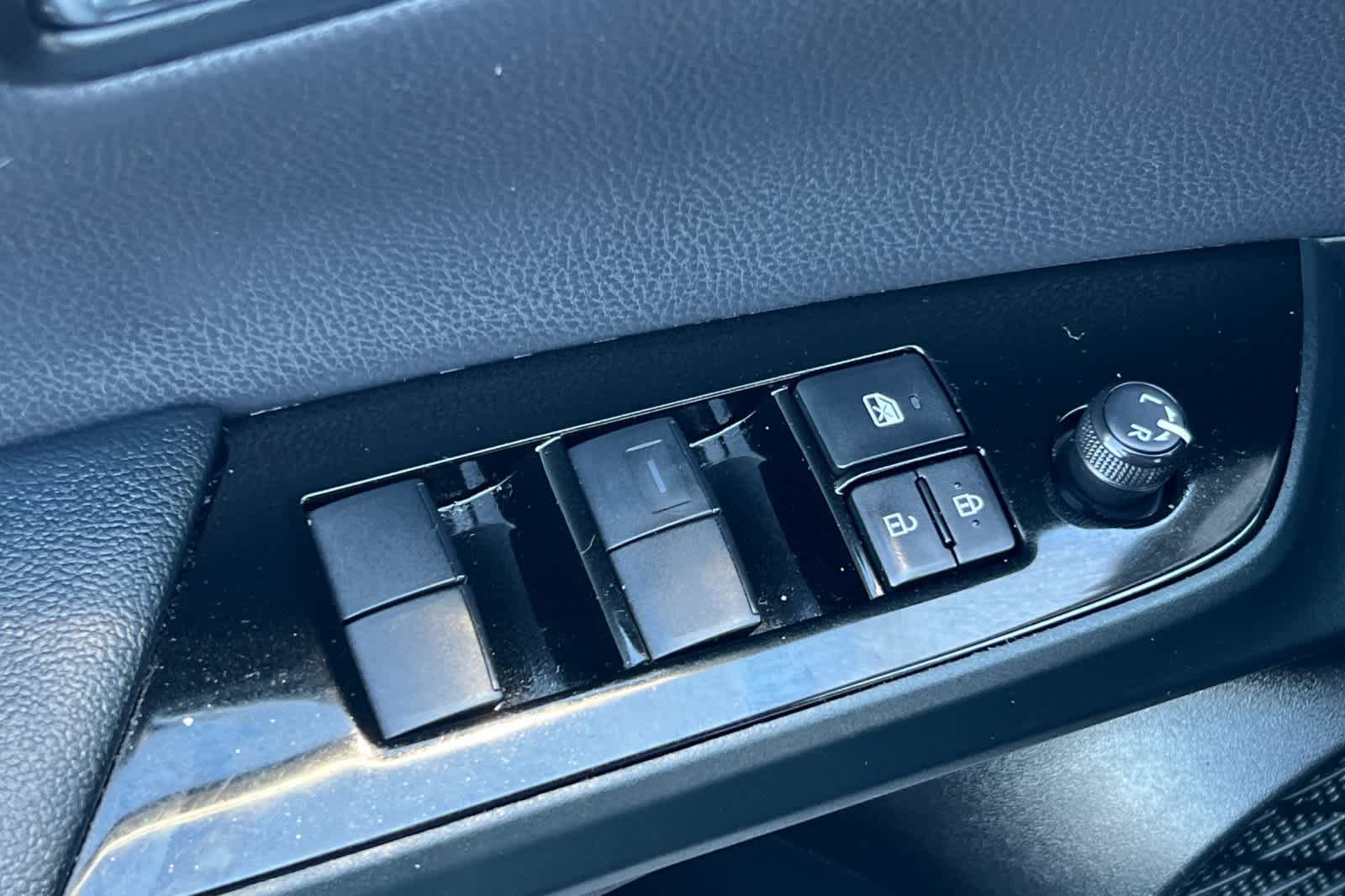 Thumbnail: 2022 Toyota Prius Prime - 13