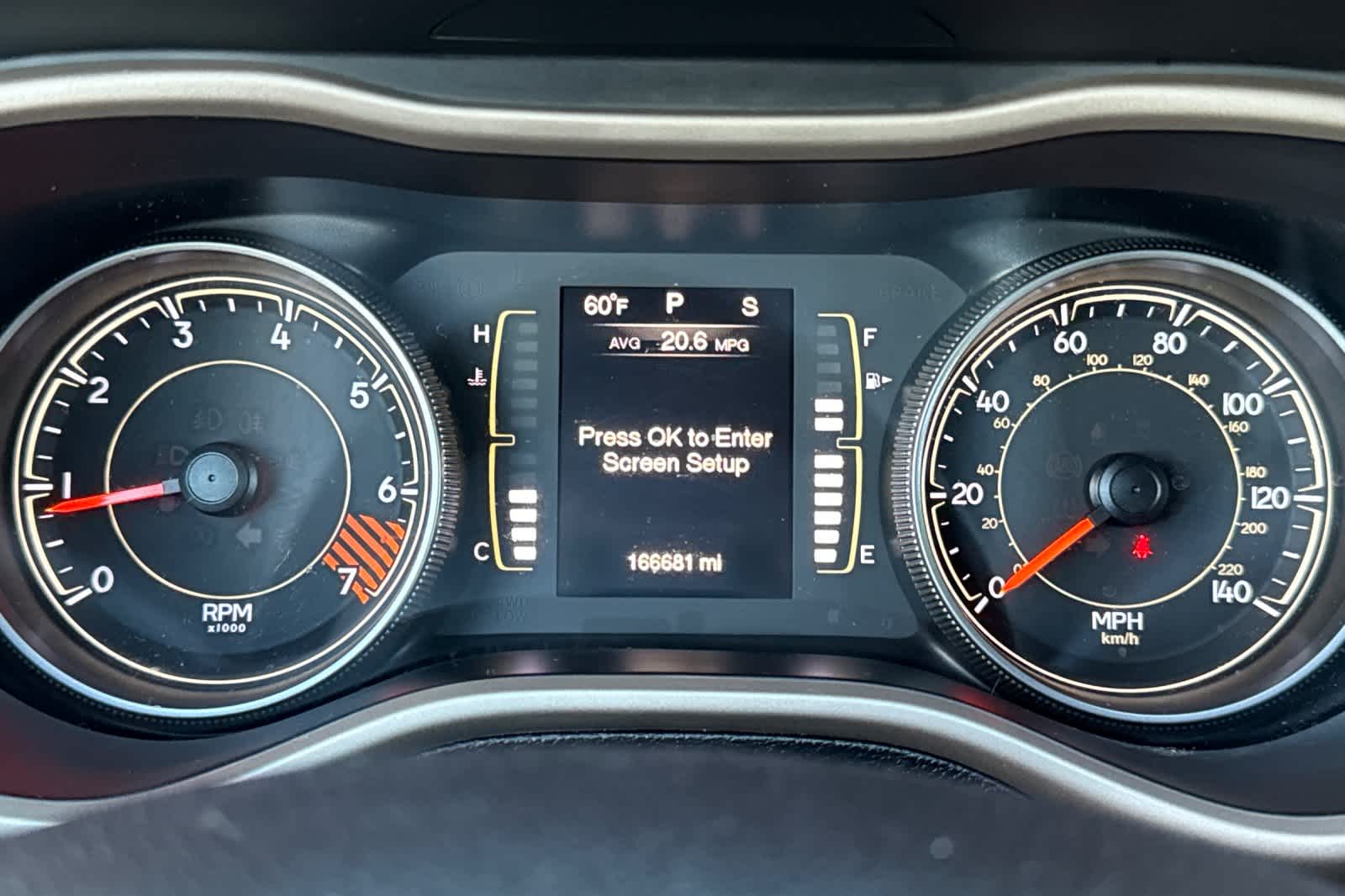 Thumbnail: 2015 Jeep Cherokee - 25