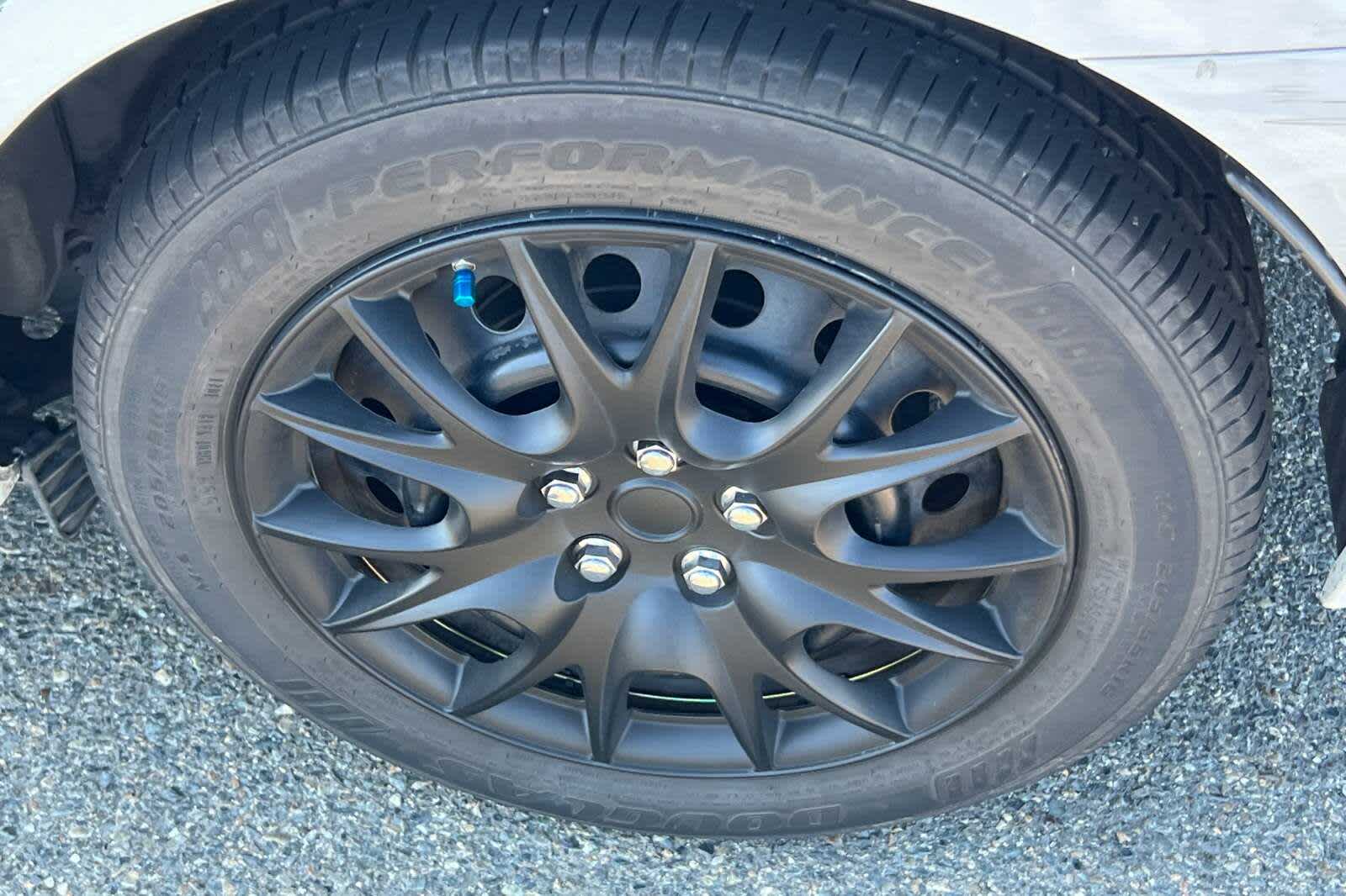 Thumbnail: 2015 Toyota Corolla - 18