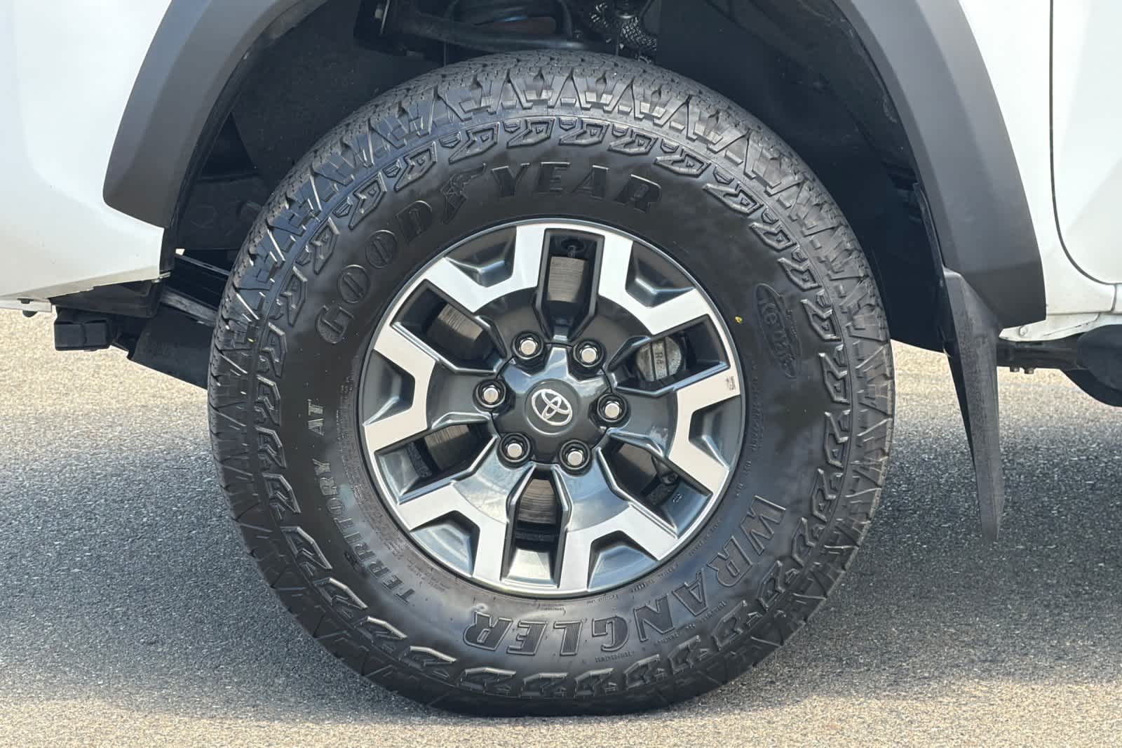 Thumbnail: 2023 Toyota Tacoma - 29