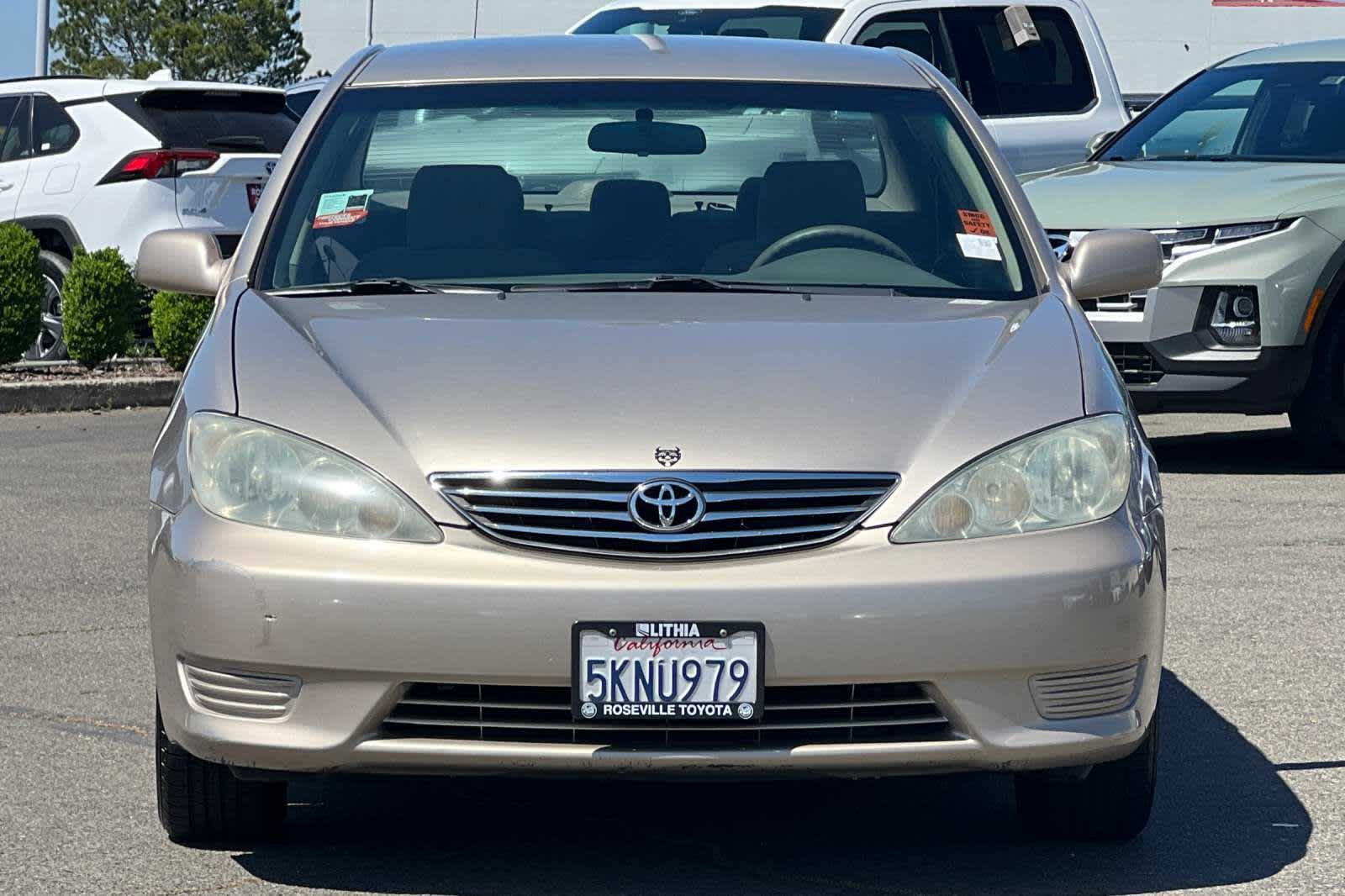 2005 Toyota Camry LE 10