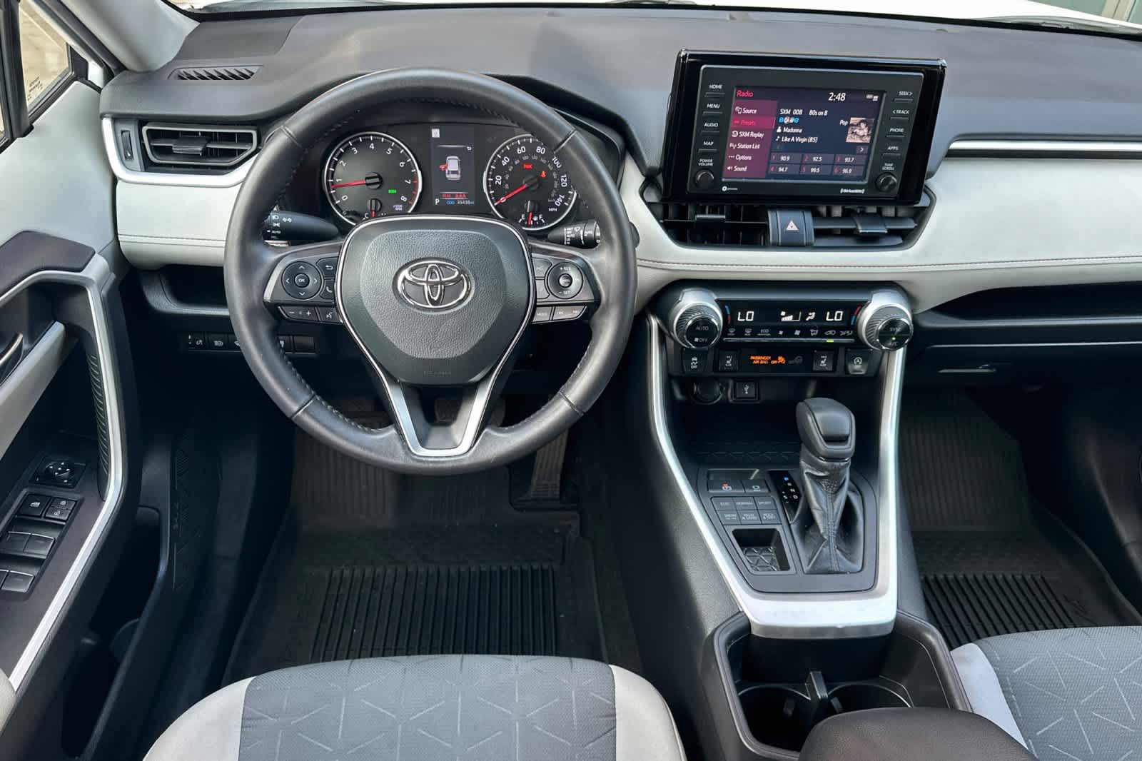 Thumbnail: 2022 Toyota RAV4 - 15