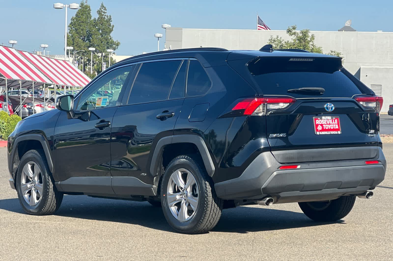Thumbnail: 2022 Toyota RAV4 - 7