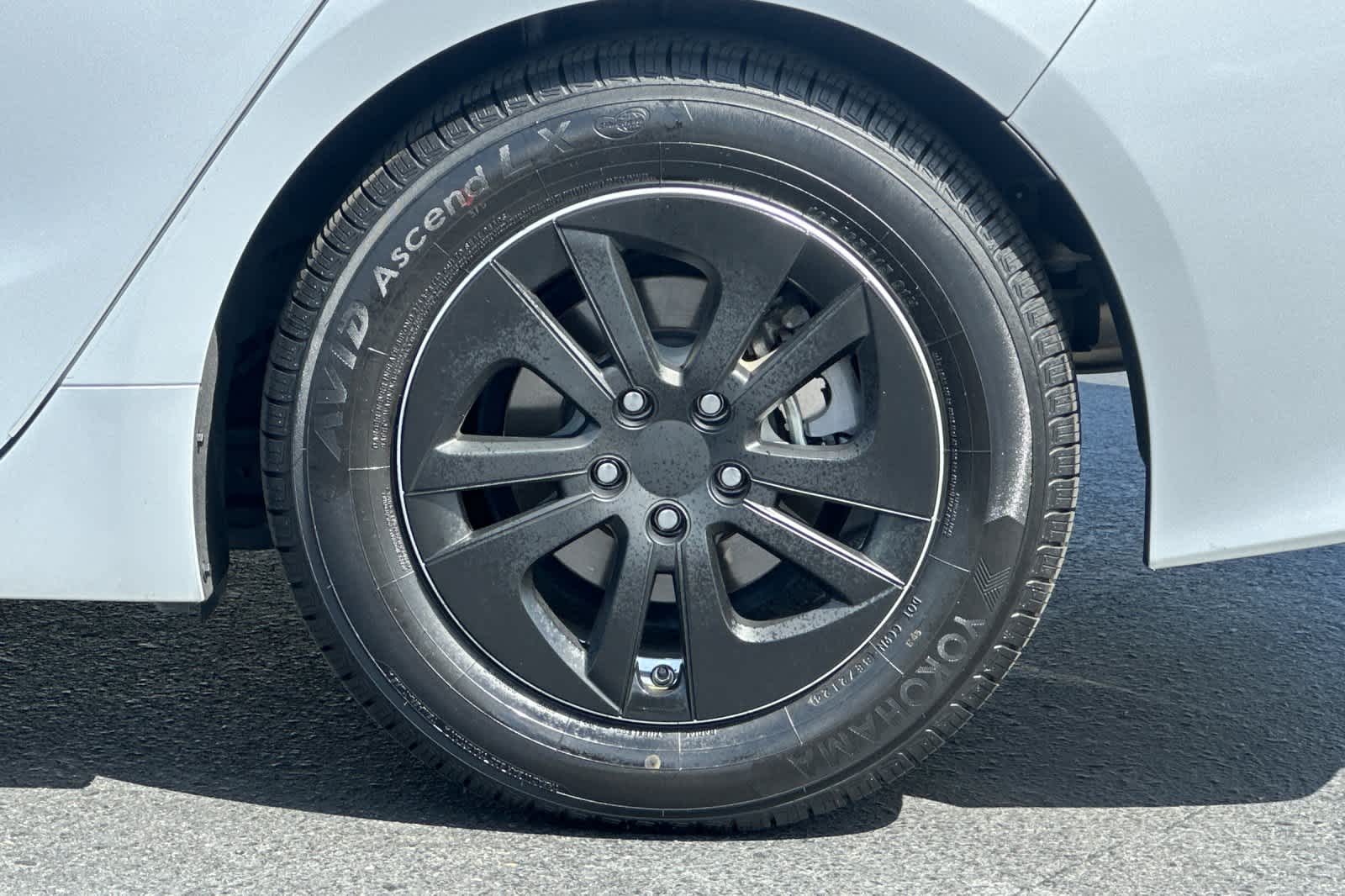 Thumbnail: 2019 Toyota Prius Prime - 32