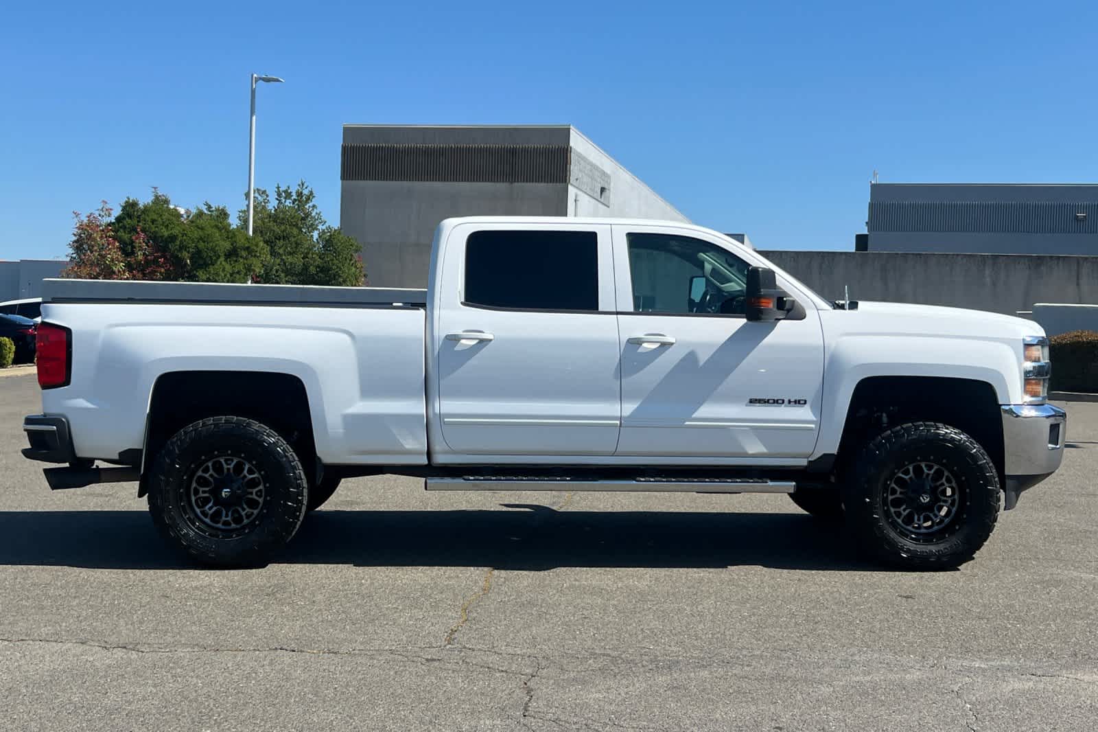 Thumbnail: 2015 Chevrolet Silverado 2500 - 6