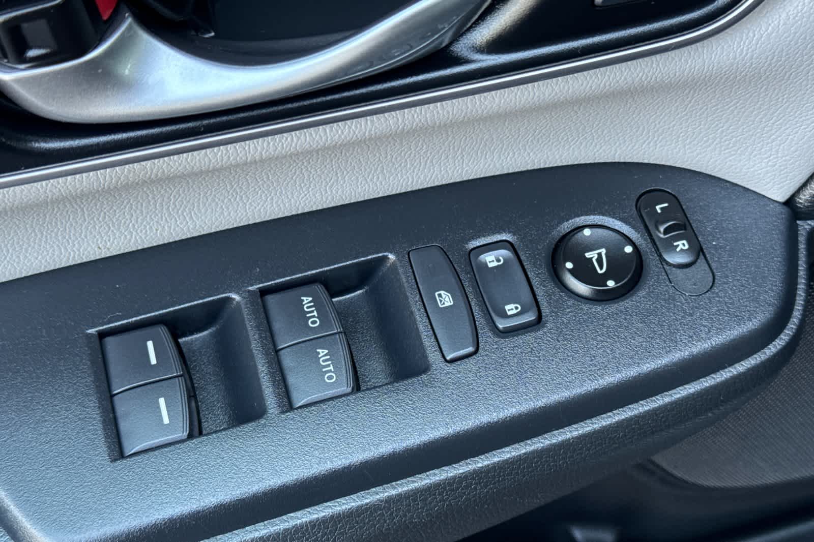 Thumbnail: 2019 Honda CR-V - 13