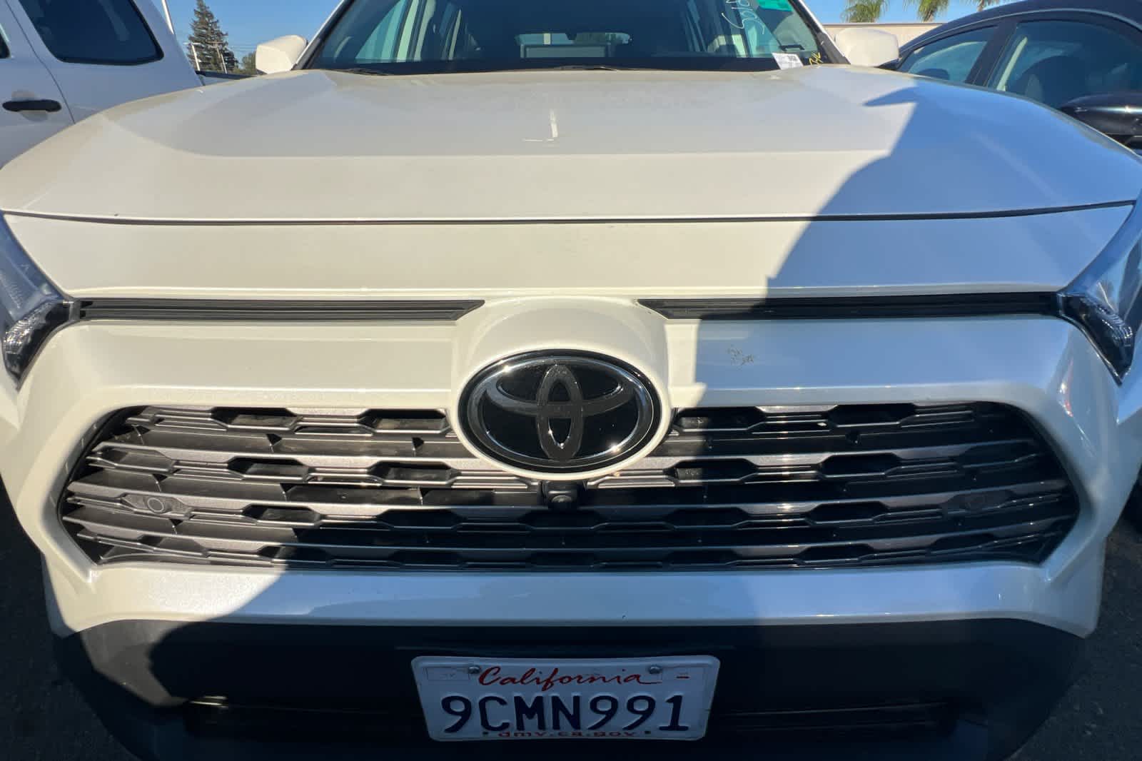 Thumbnail: 2022 Toyota RAV4 - 12