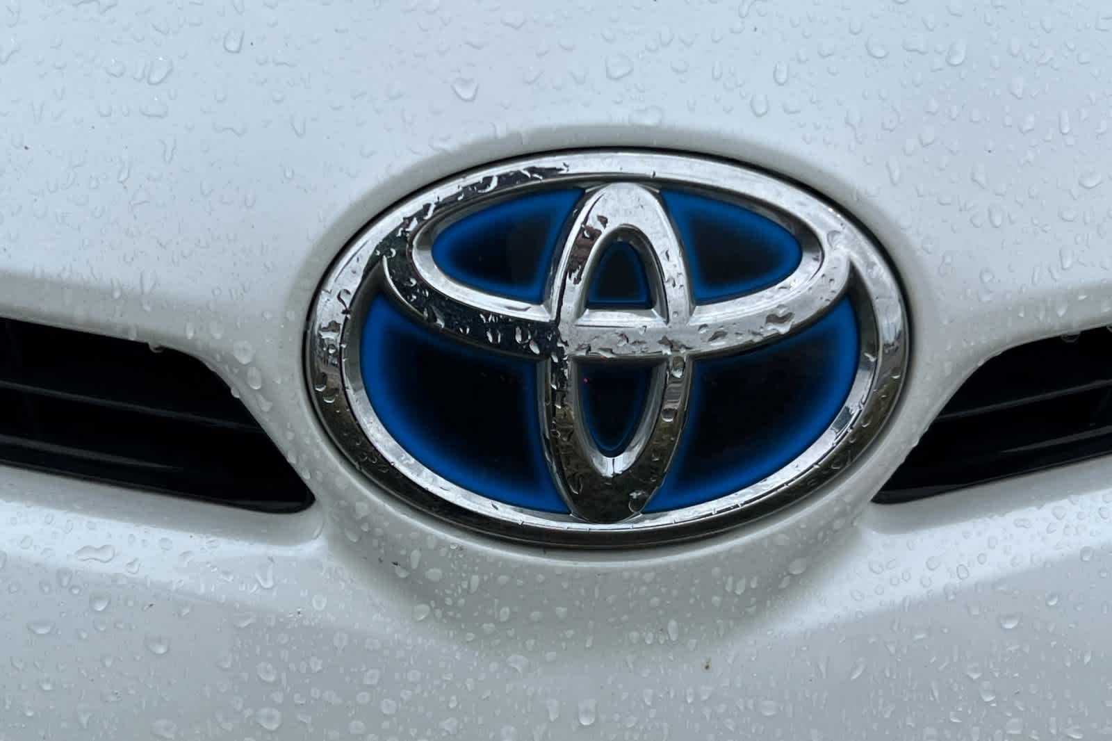 Thumbnail: 2013 Toyota Prius - 10