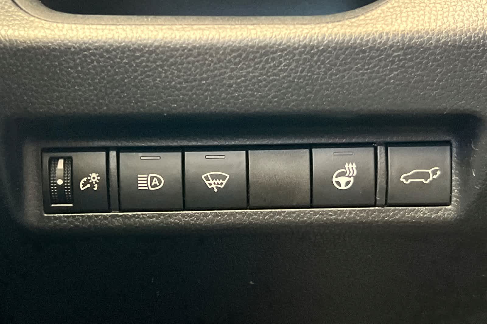 Thumbnail: 2019 Toyota RAV4 - 31