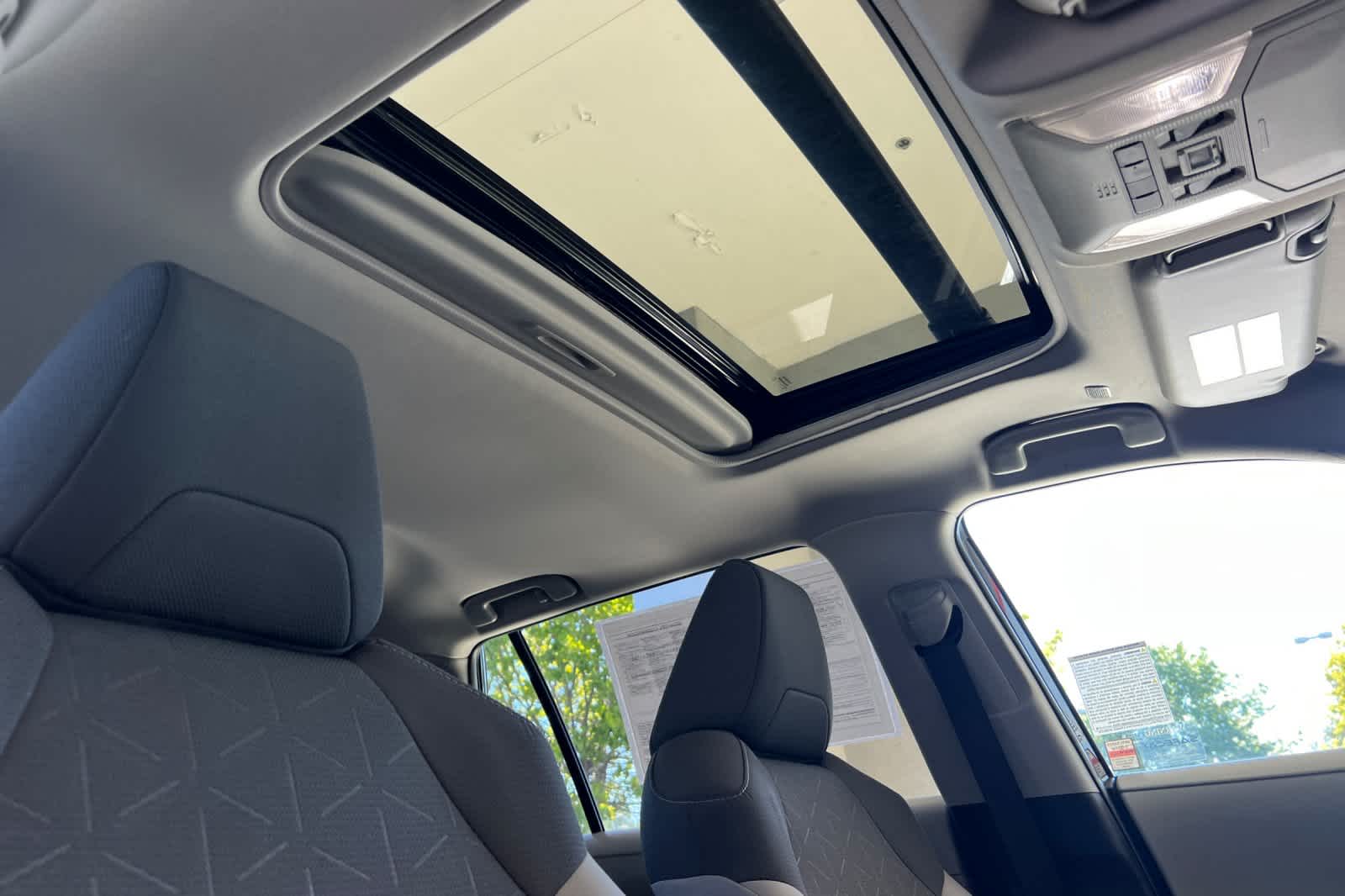 Thumbnail: 2025 Toyota RAV4 - 18