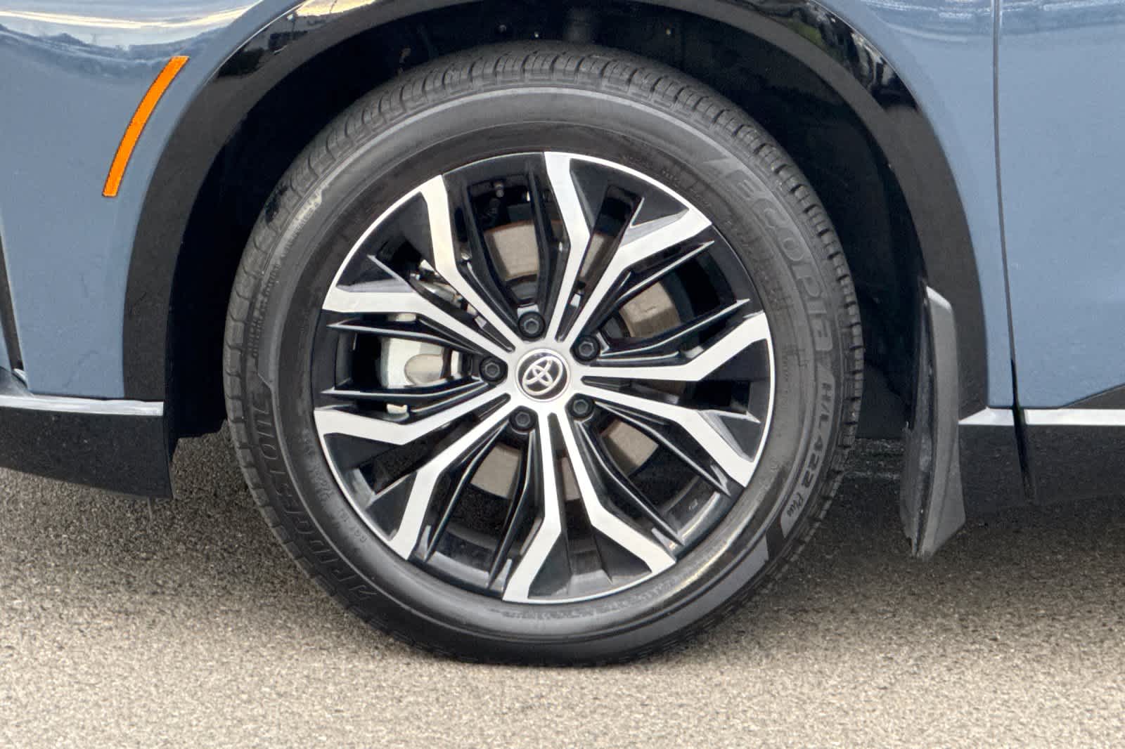 Thumbnail: 2025 Toyota Crown Signia - 32