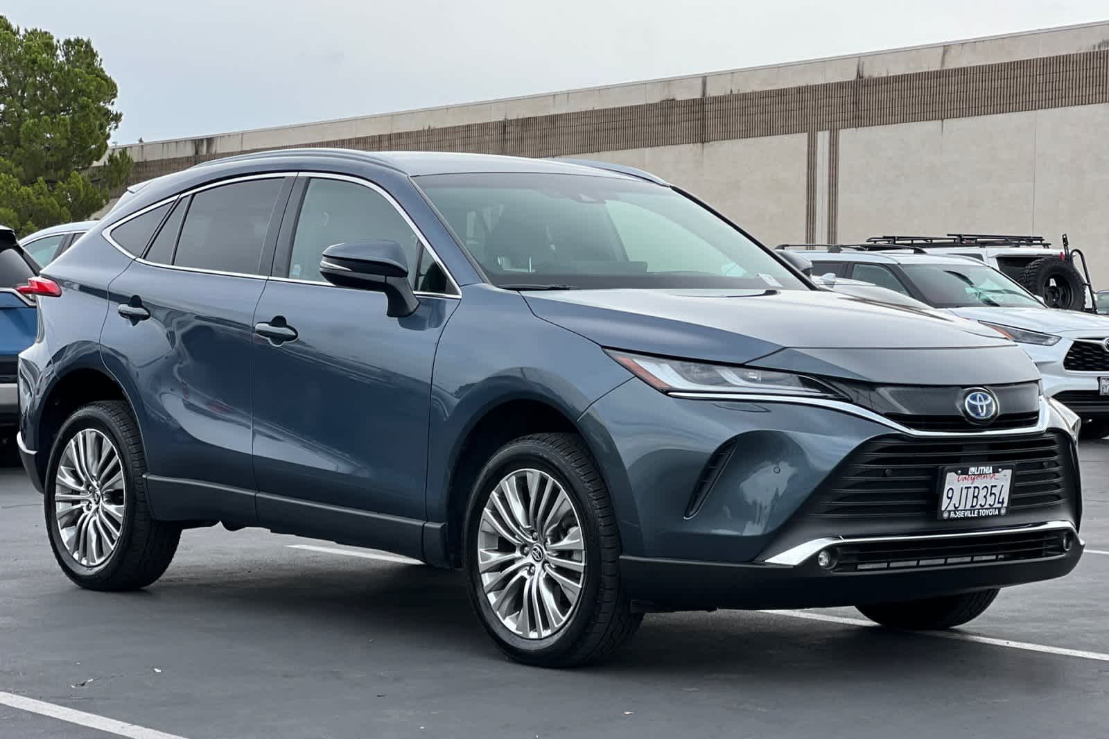 Thumbnail: 2024 Toyota Venza - 5