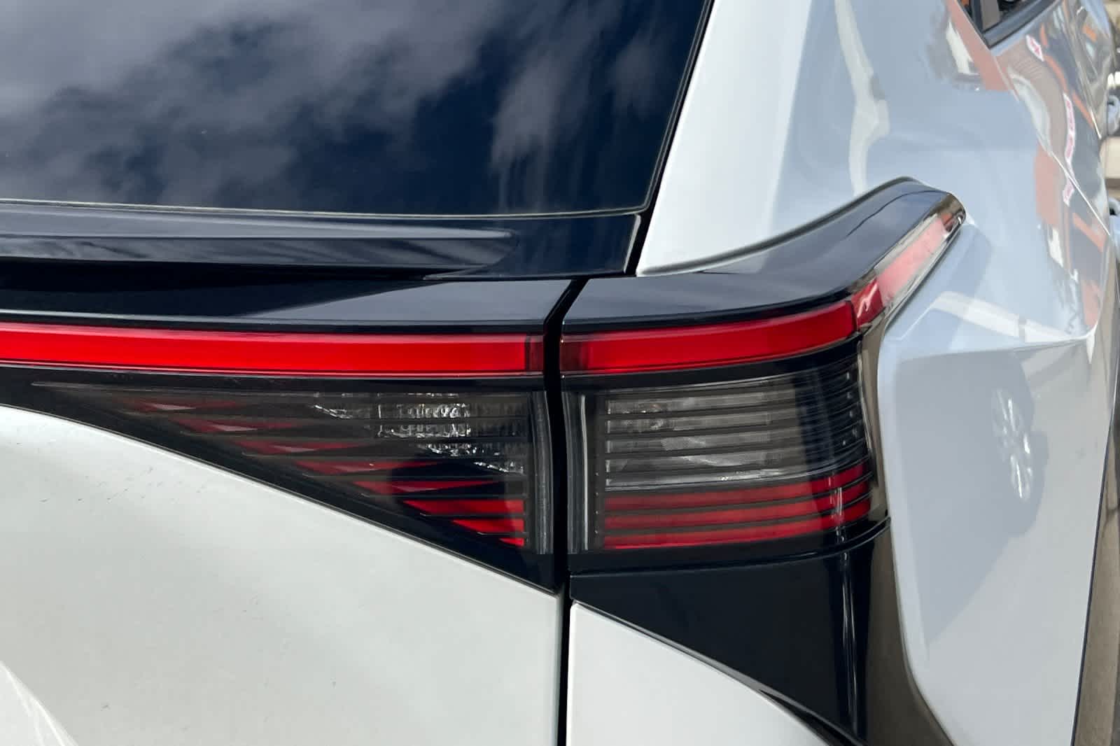 Thumbnail: 2023 Toyota bZ4X - 17