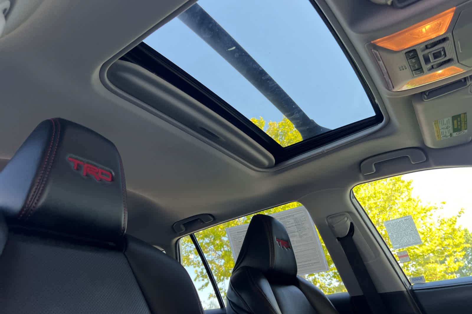 Thumbnail: 2020 Toyota RAV4 - 18