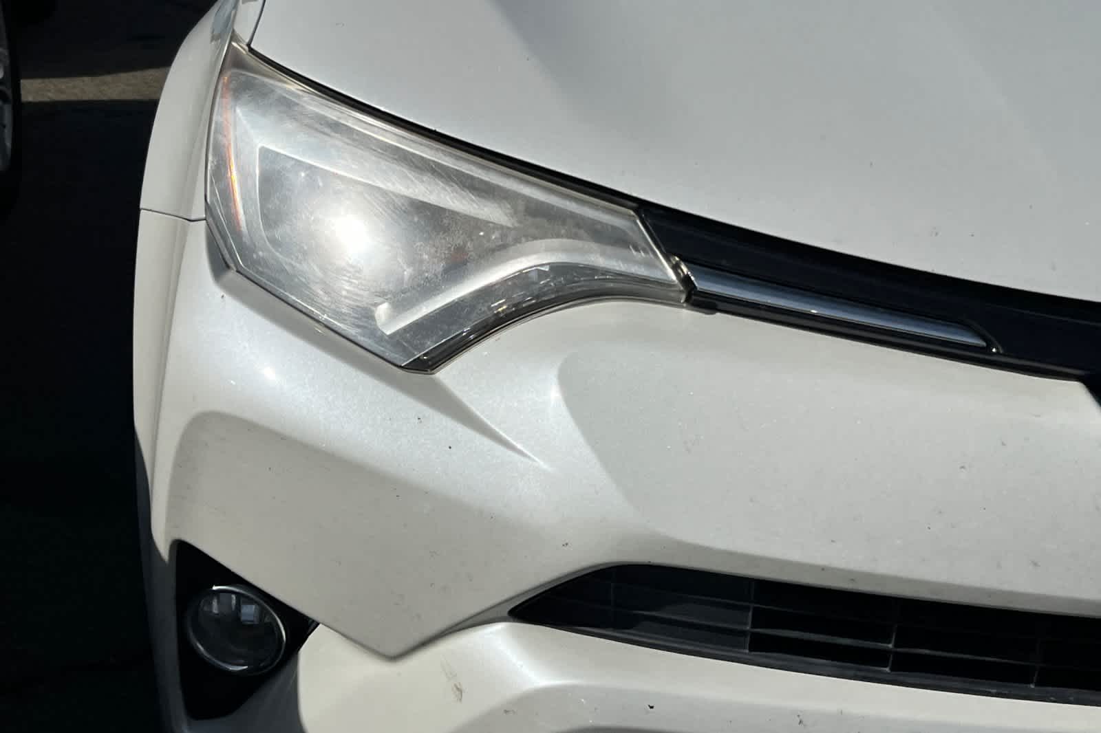 Thumbnail: 2017 Toyota RAV4 - 8