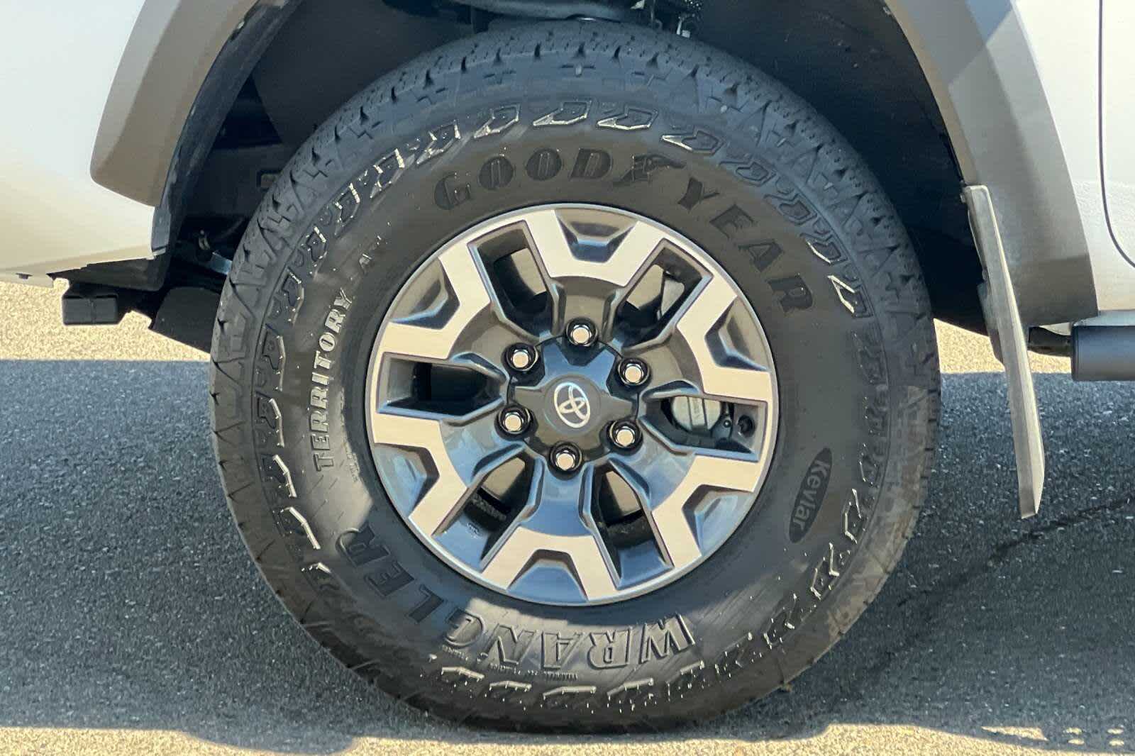 Thumbnail: 2023 Toyota Tacoma - 27