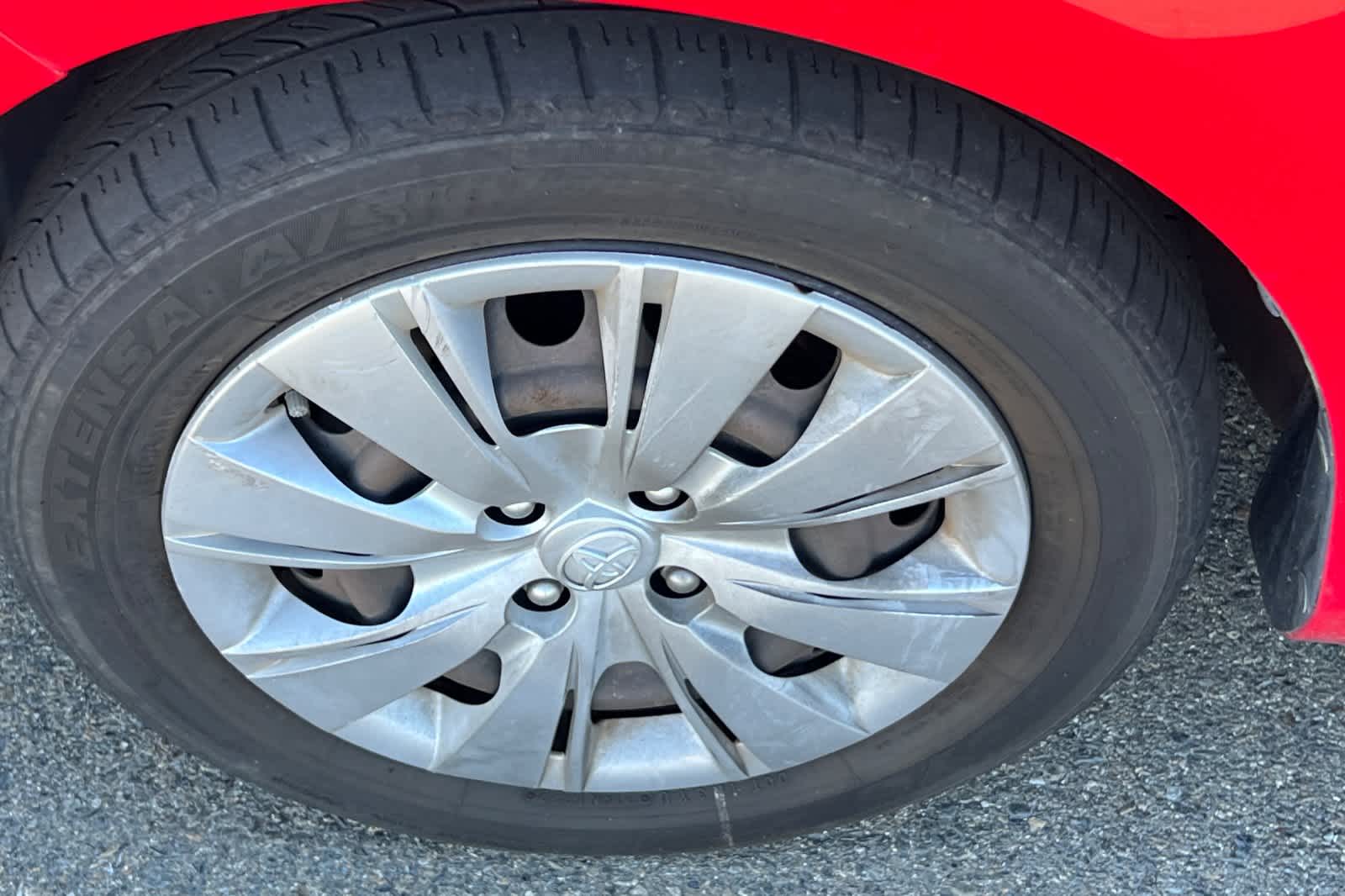 Thumbnail: 2014 Toyota Yaris - 21